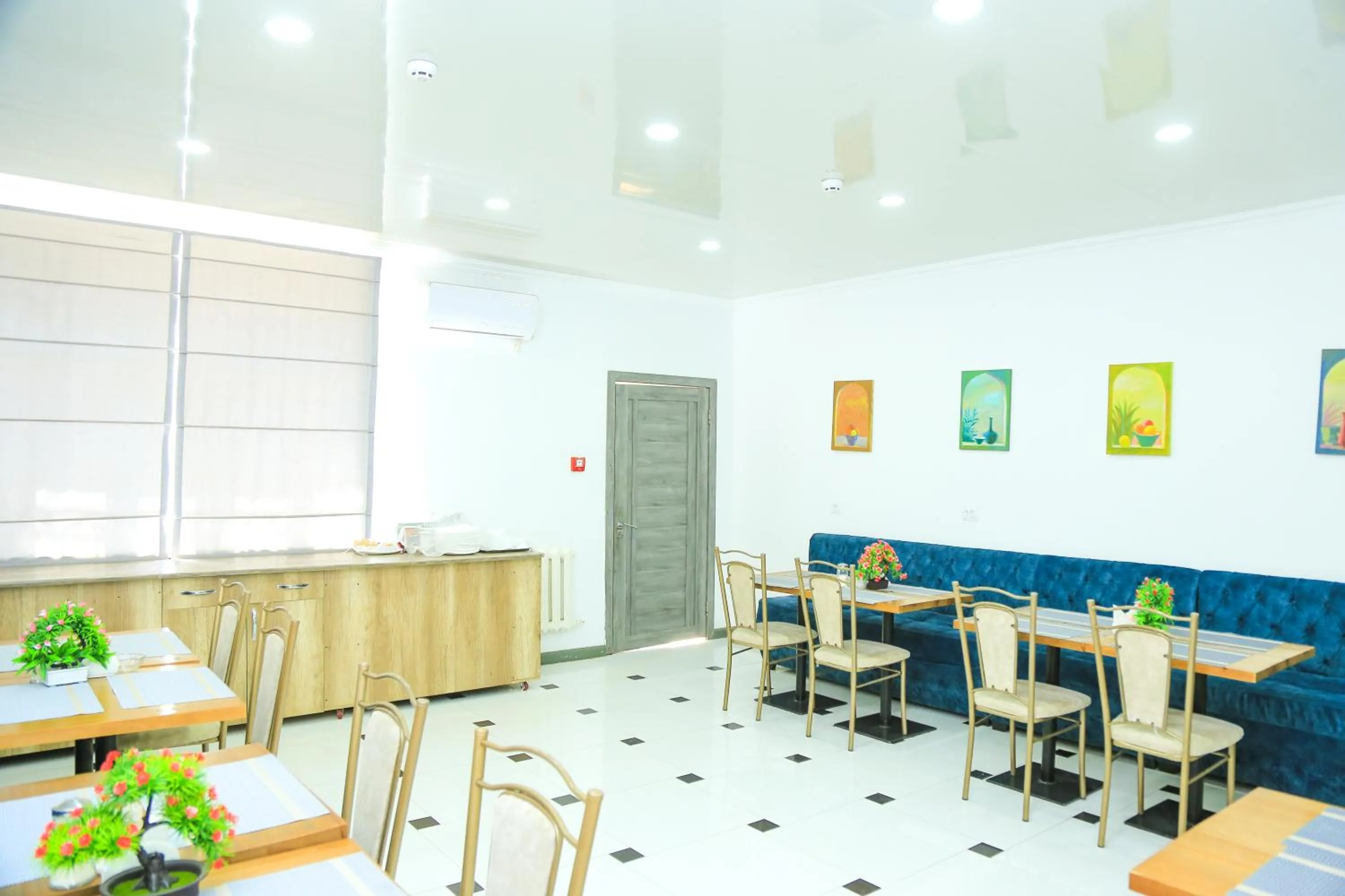 Restaurant/places to eat in ART SAMARQAND hotel