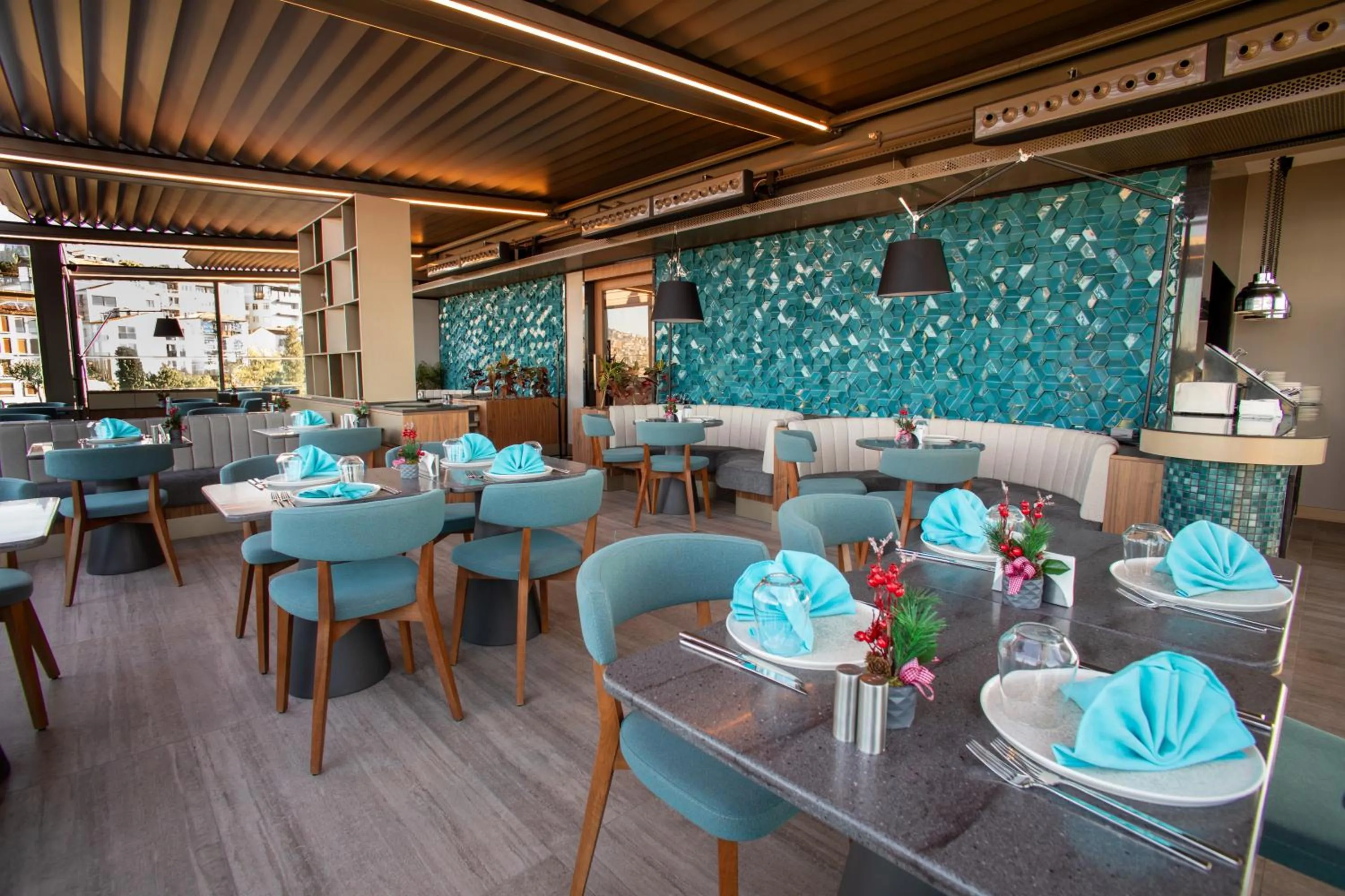 Restaurant/places to eat in Best Western Plus Hotel Konak