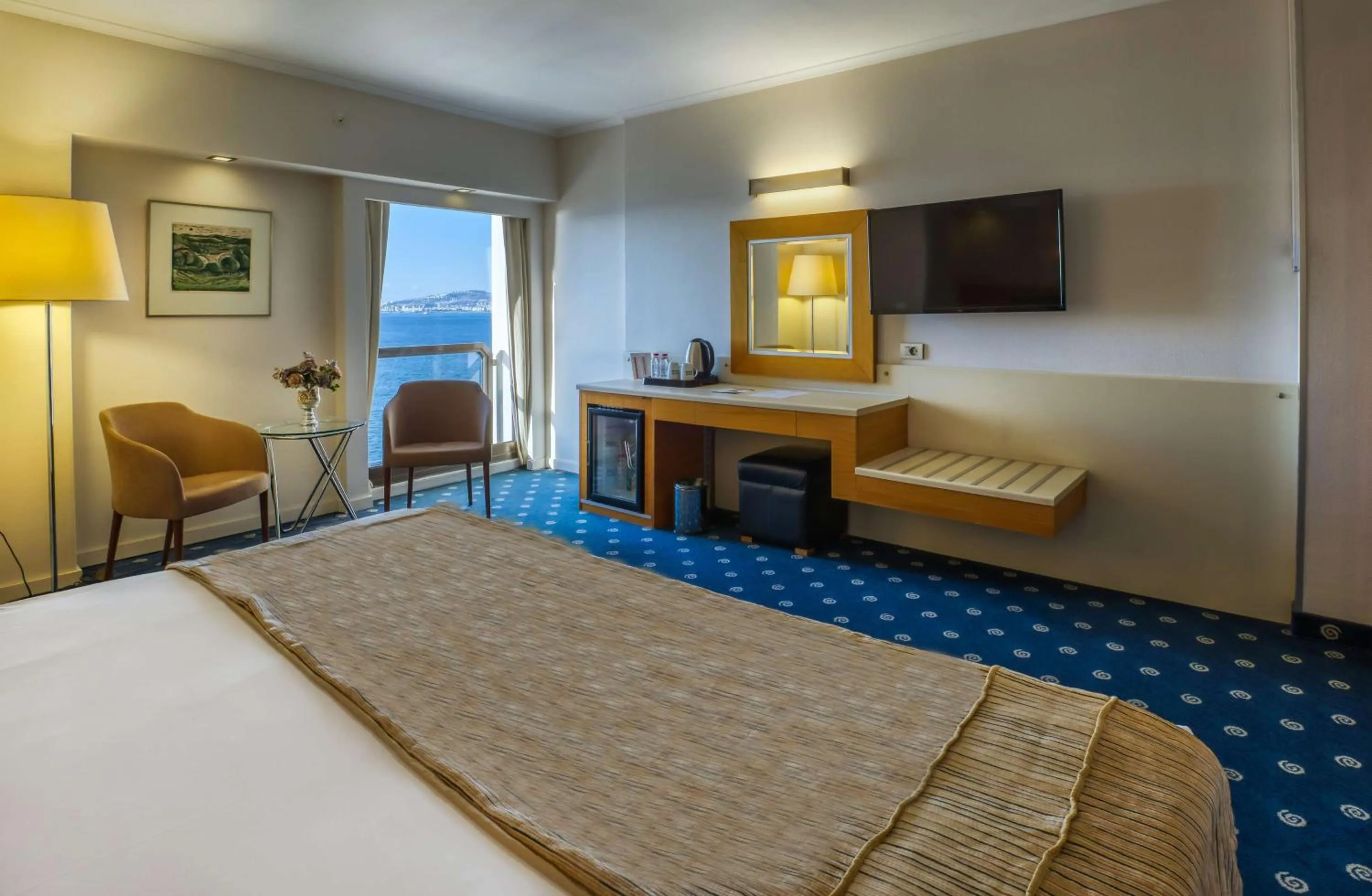 Photo of the whole room, Bed in Best Western Plus Hotel Konak