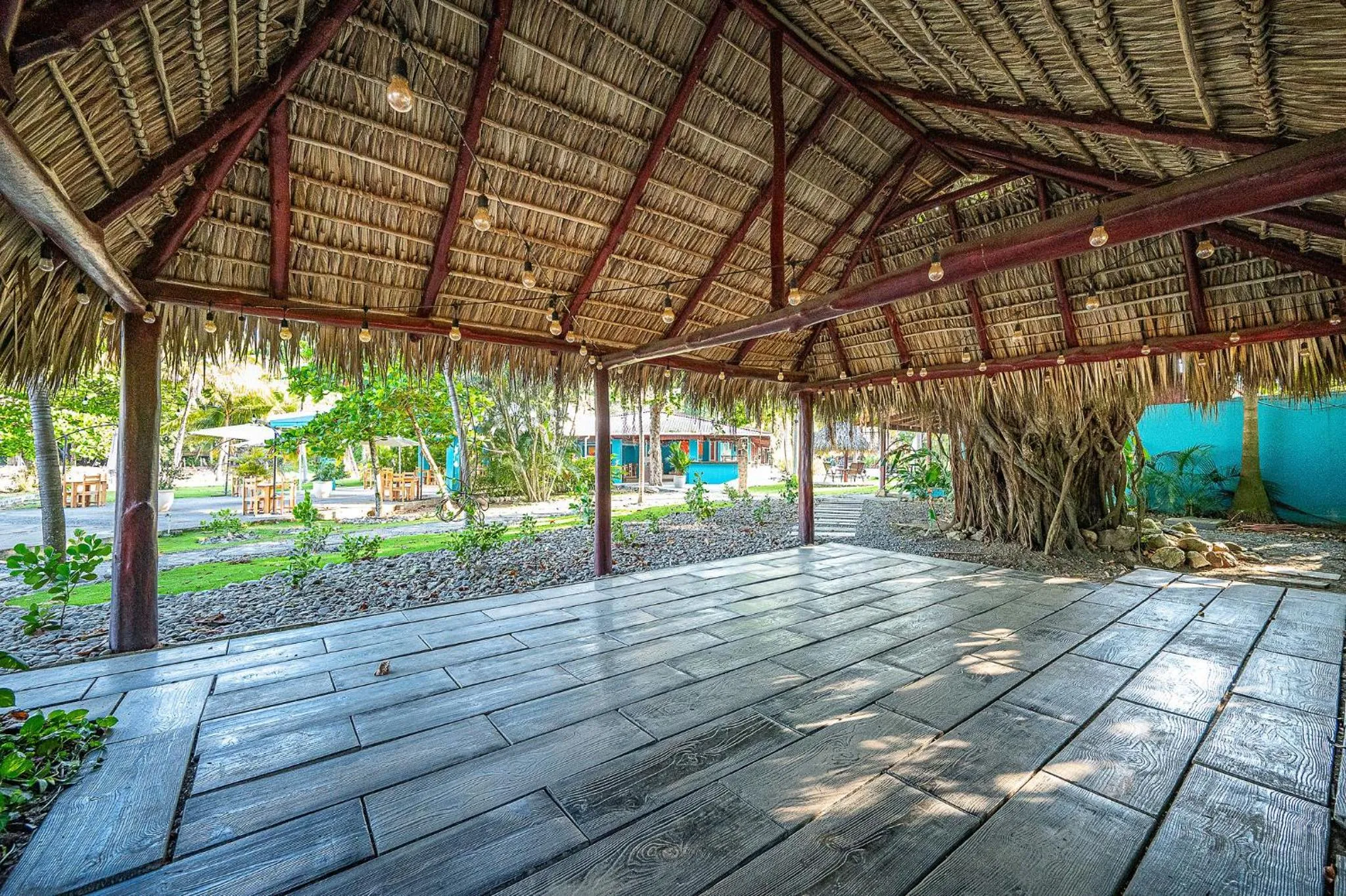 Beach Break Resort & CR Surf Camp