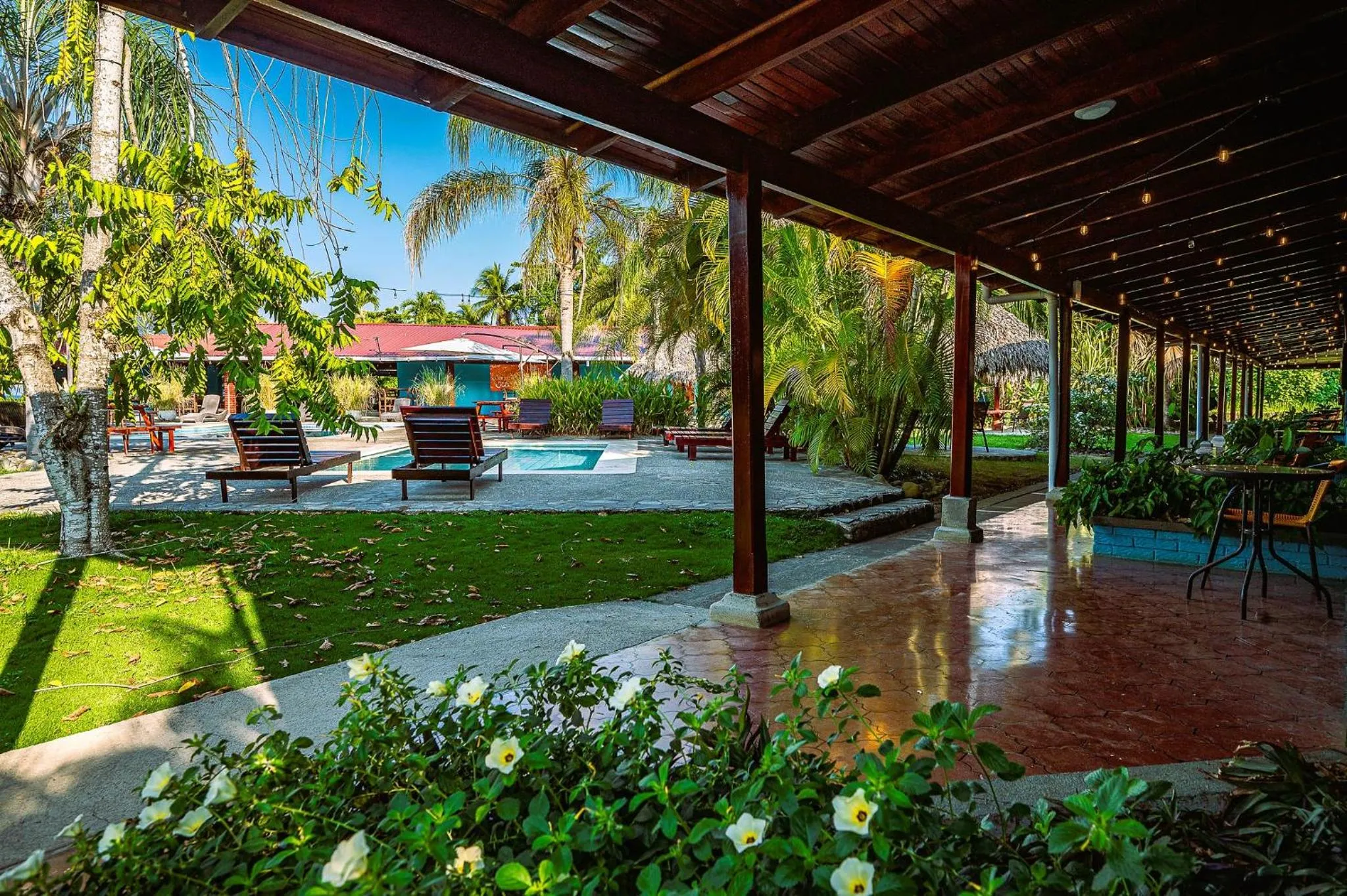 Beach Break Resort & CR Surf Camp