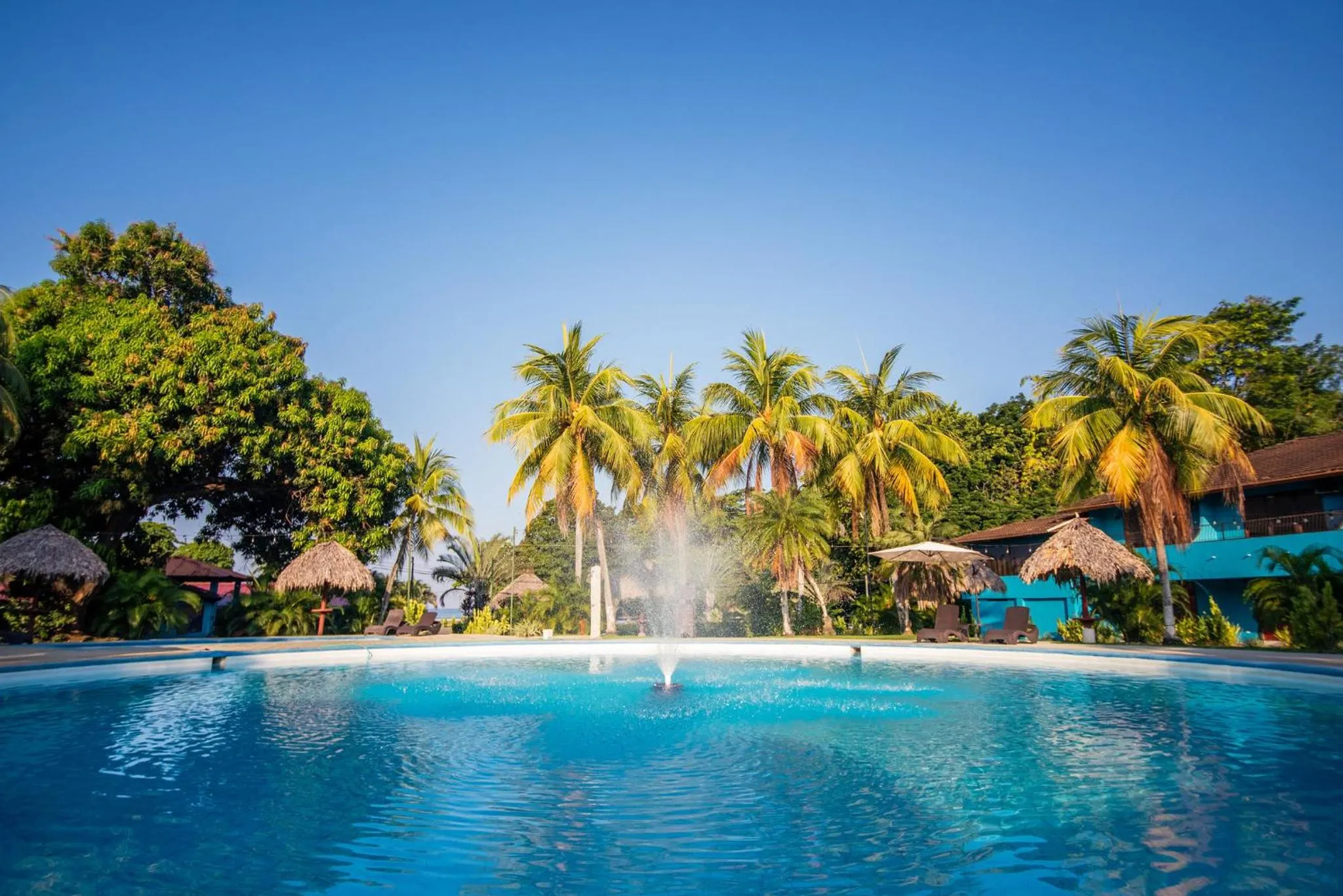 Beach Break Resort & CR Surf Camp