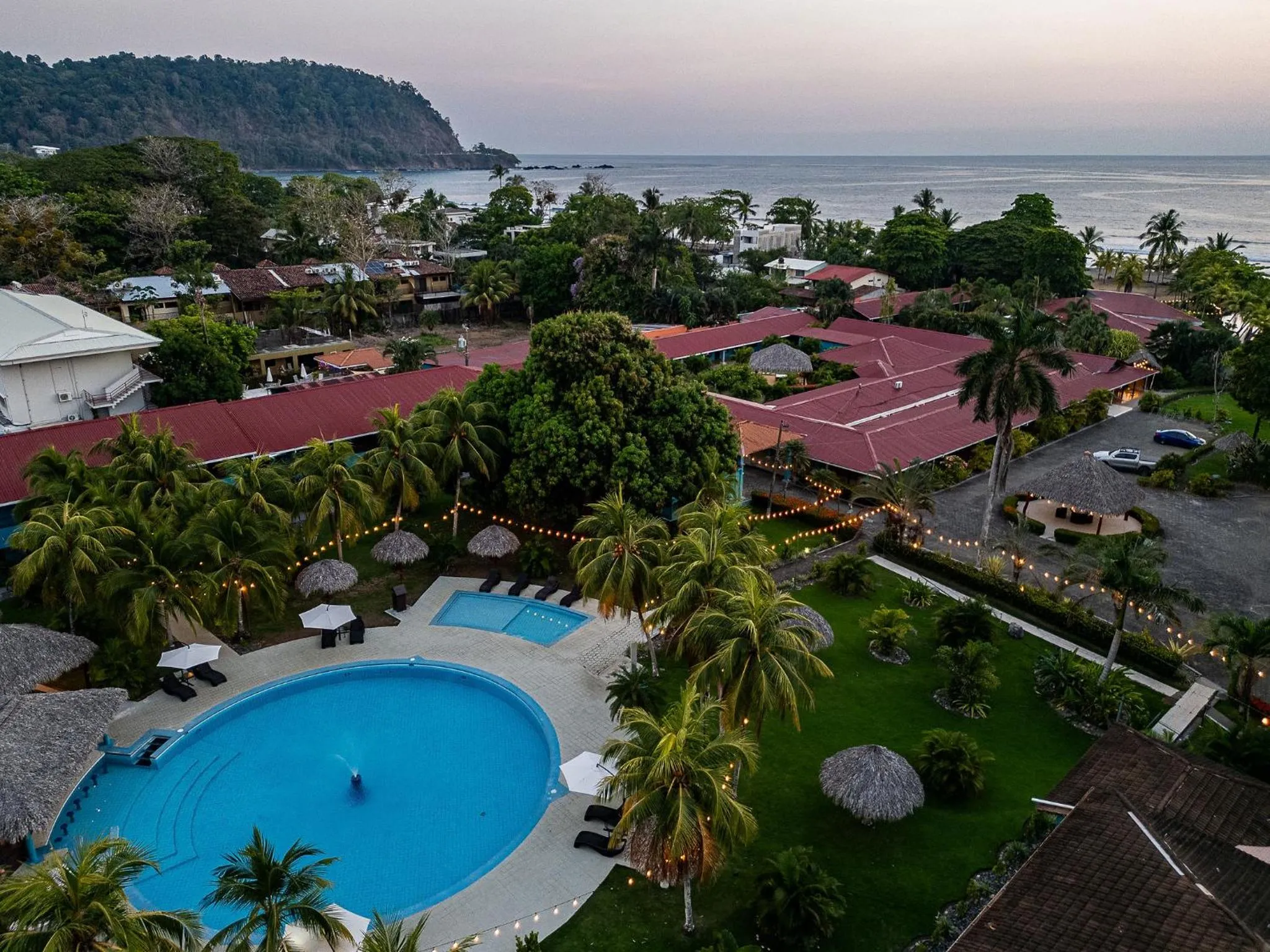 Beach Break Resort & CR Surf Camp