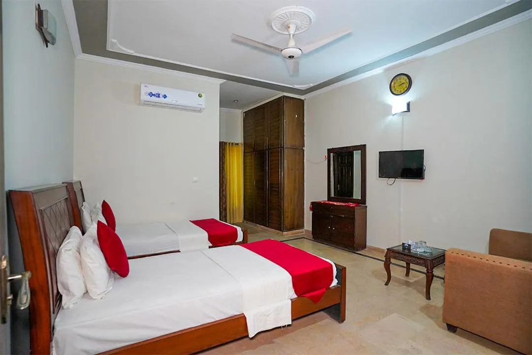 Bed in Capri Inn Guest House