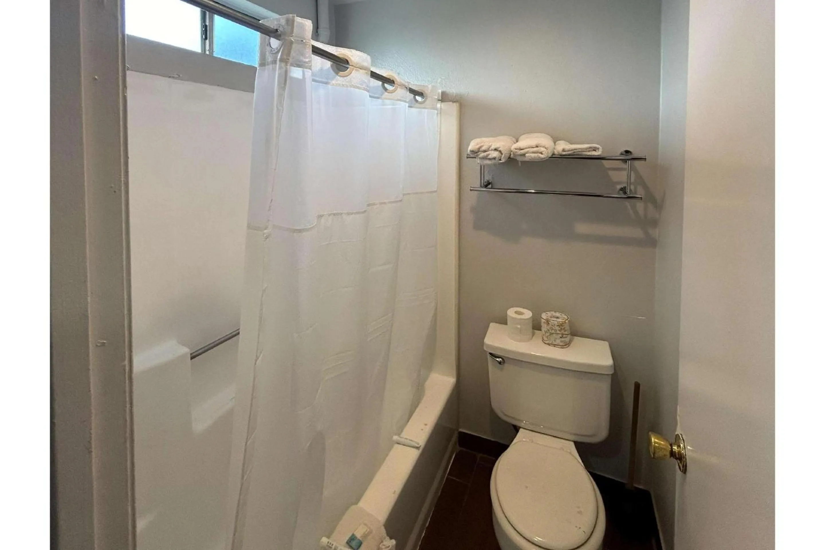 Bathroom in Studio 6 North Las Vegas, NV