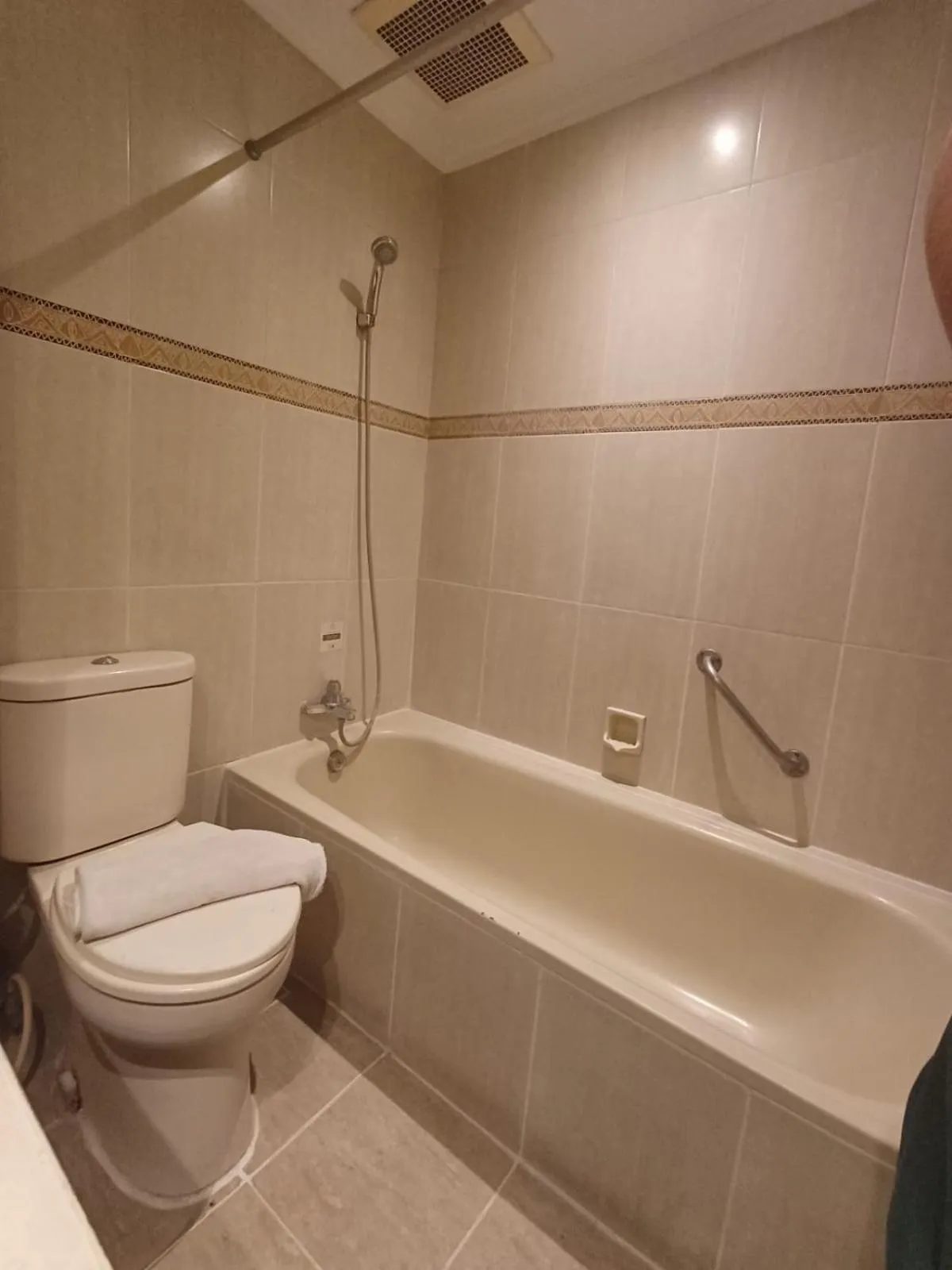 Bathroom in Tuwuh Hotel at Kayutangan