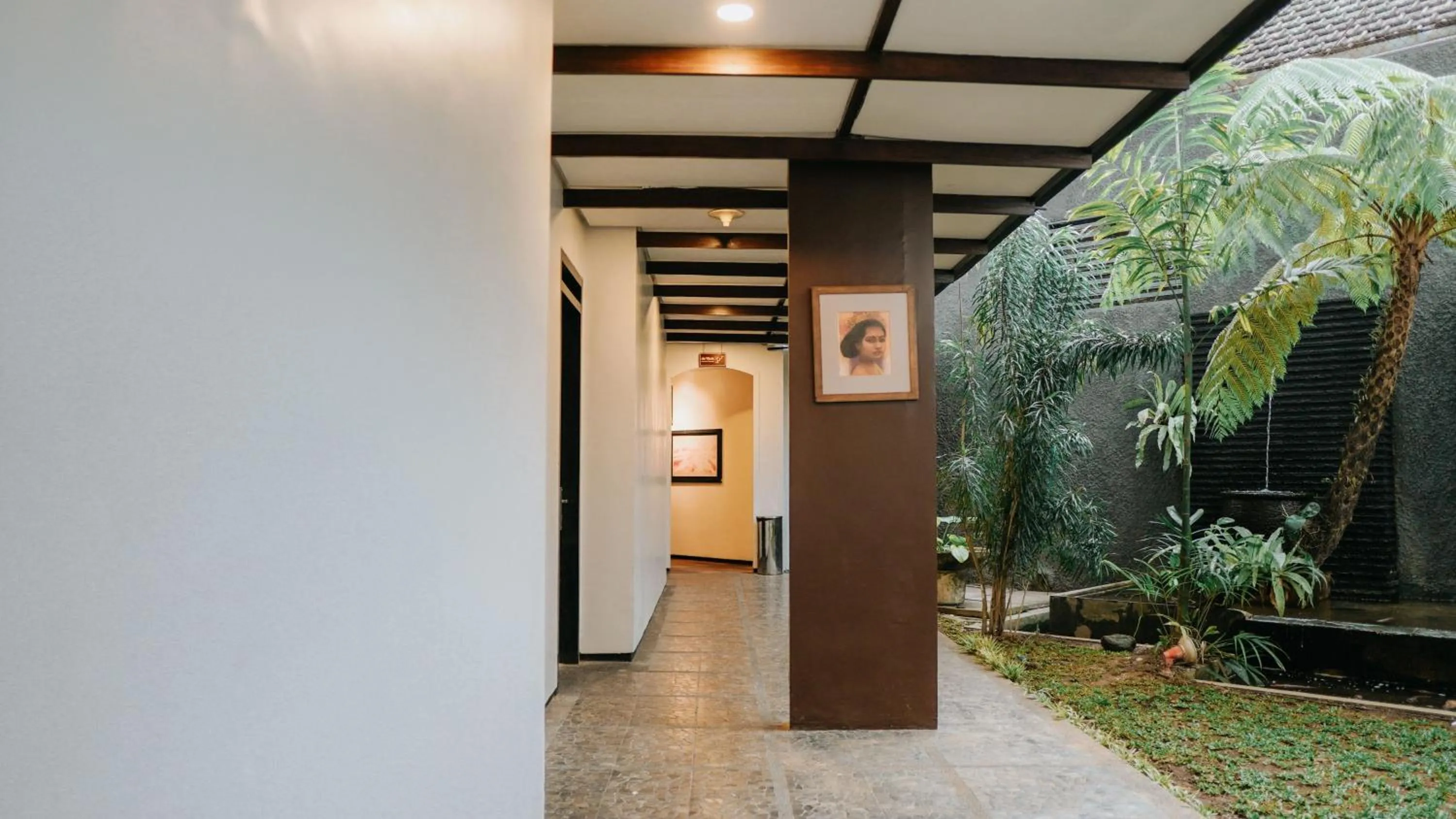 Tuwuh Hotel at Kayutangan