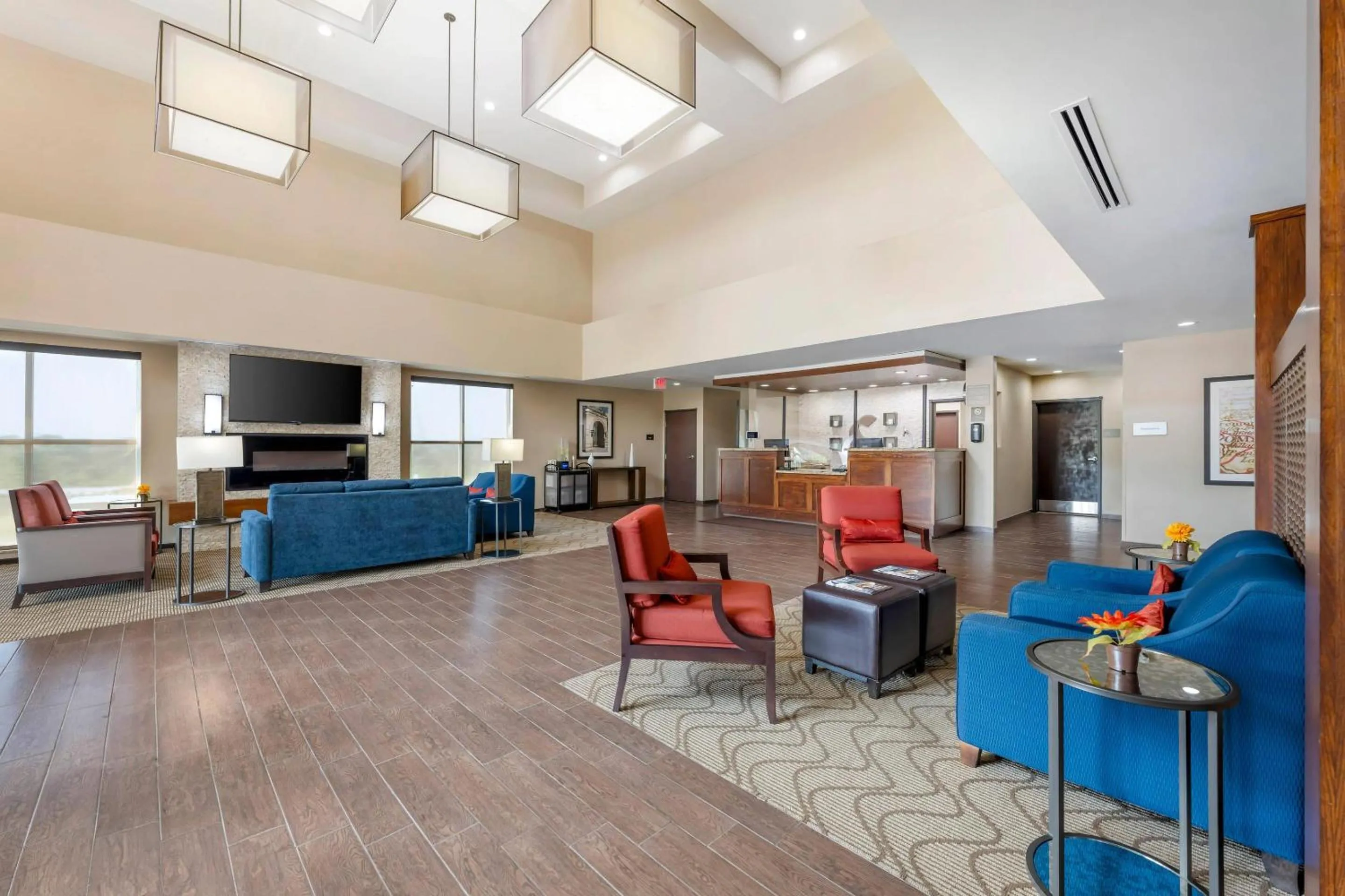 Lobby or reception in Comfort Suites West Omaha