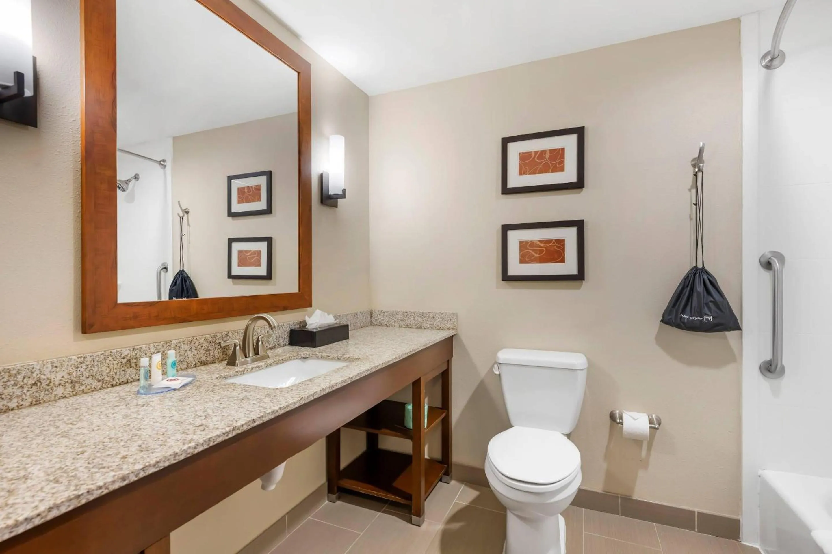 Bedroom in Comfort Suites West Omaha