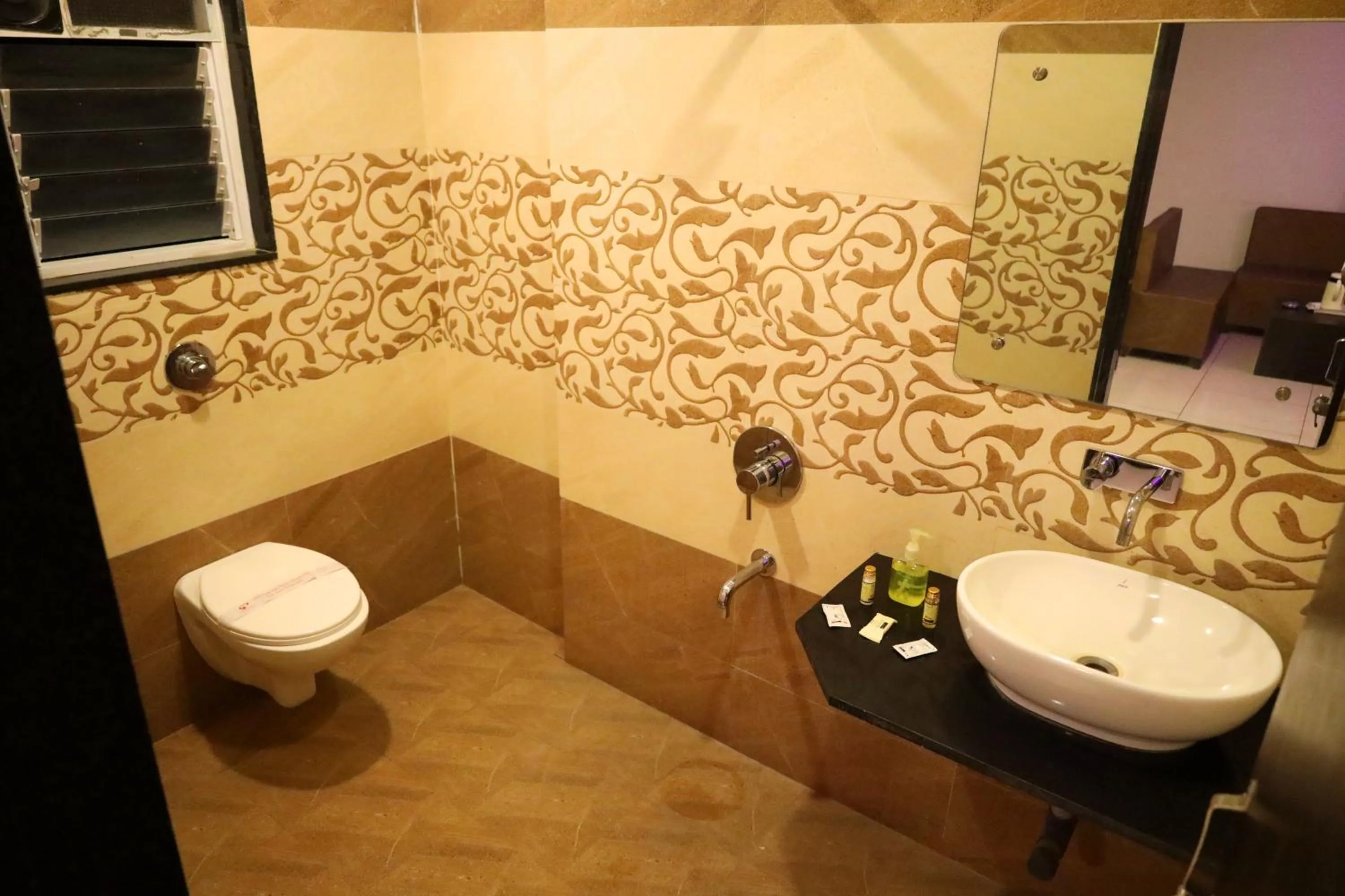 Bathroom in Hotel Sparkling Pearl