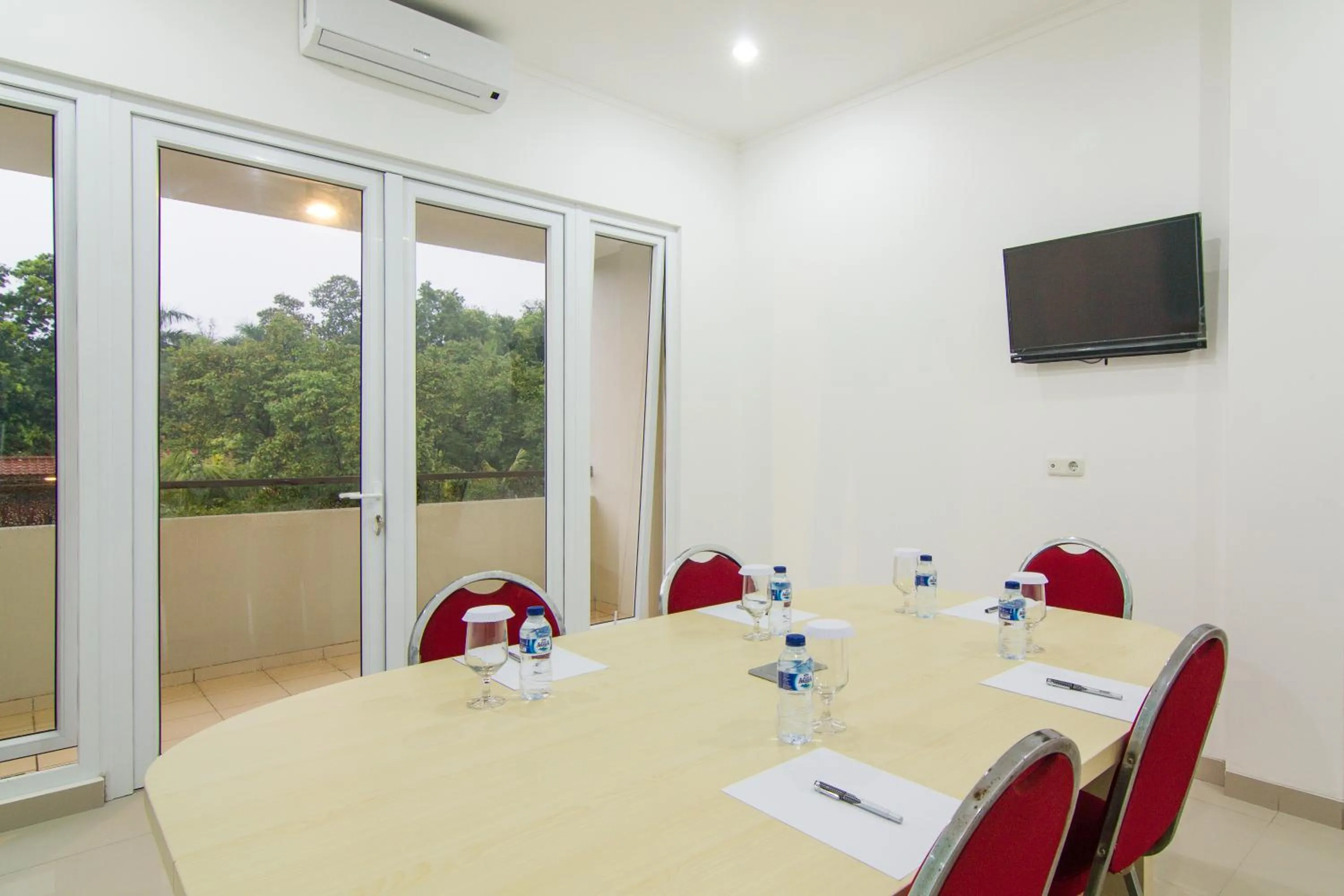 Meeting/conference room in Rumah Kamang Residence