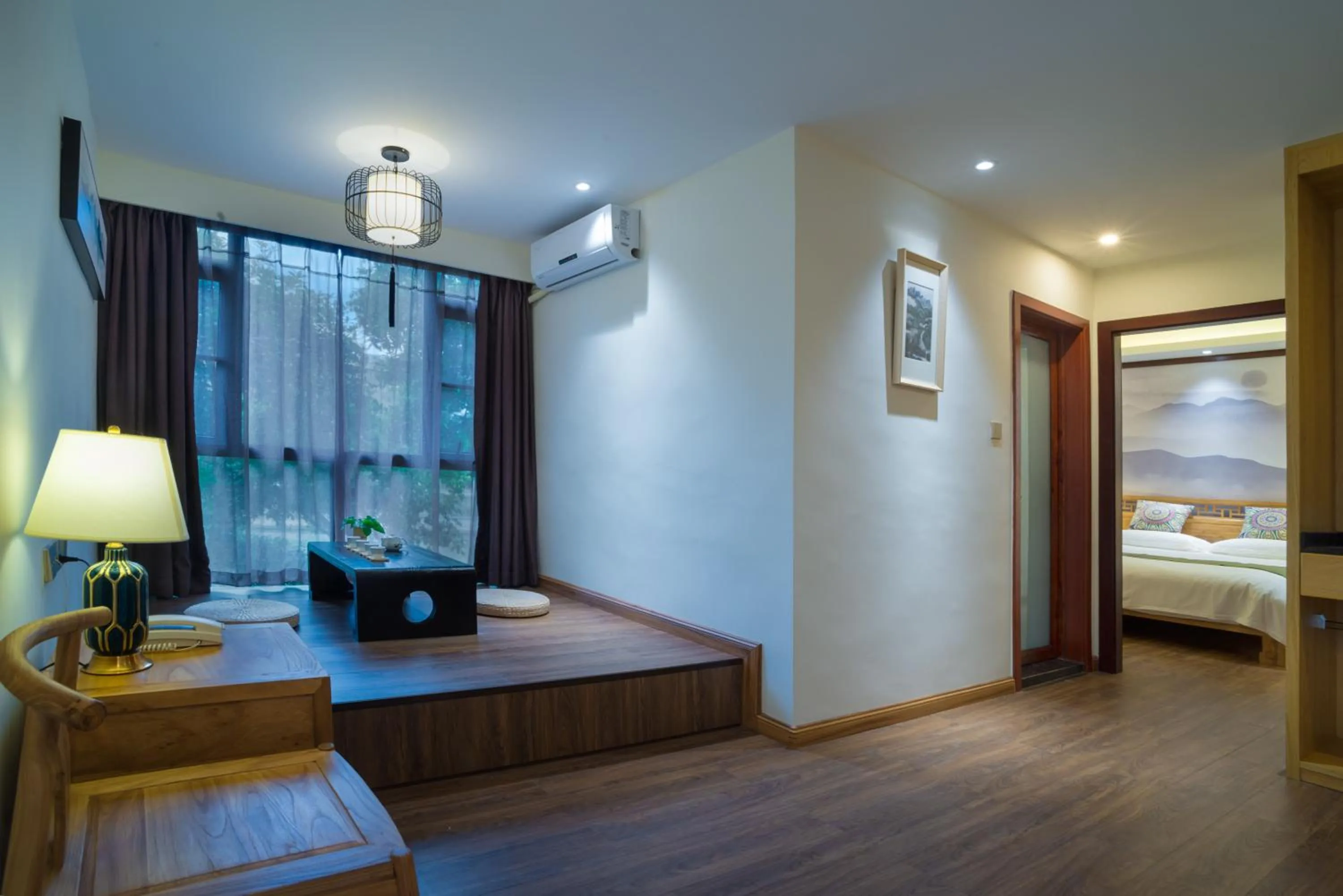 Decorative detail, Bed in Riverside Inn Guilin Central