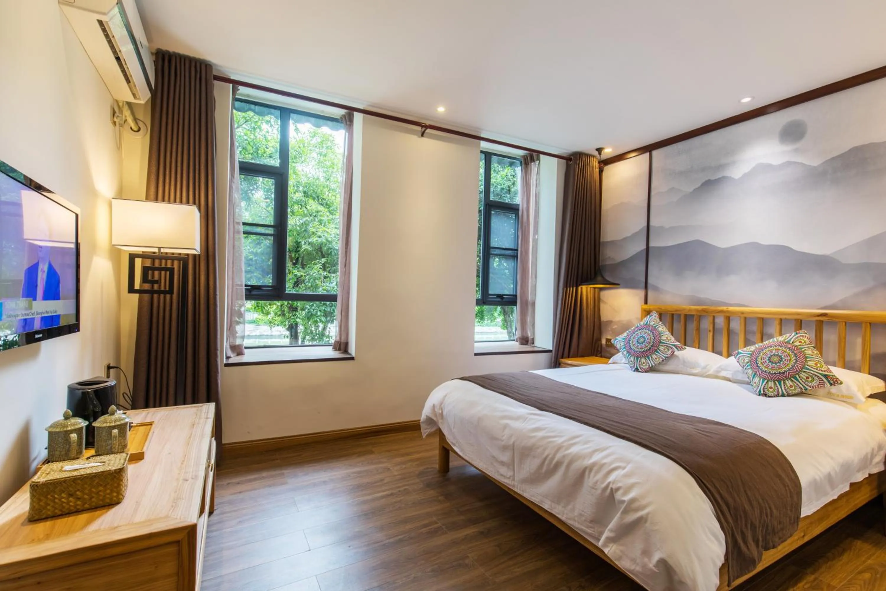 Photo of the whole room, Bed in Riverside Inn Guilin Central