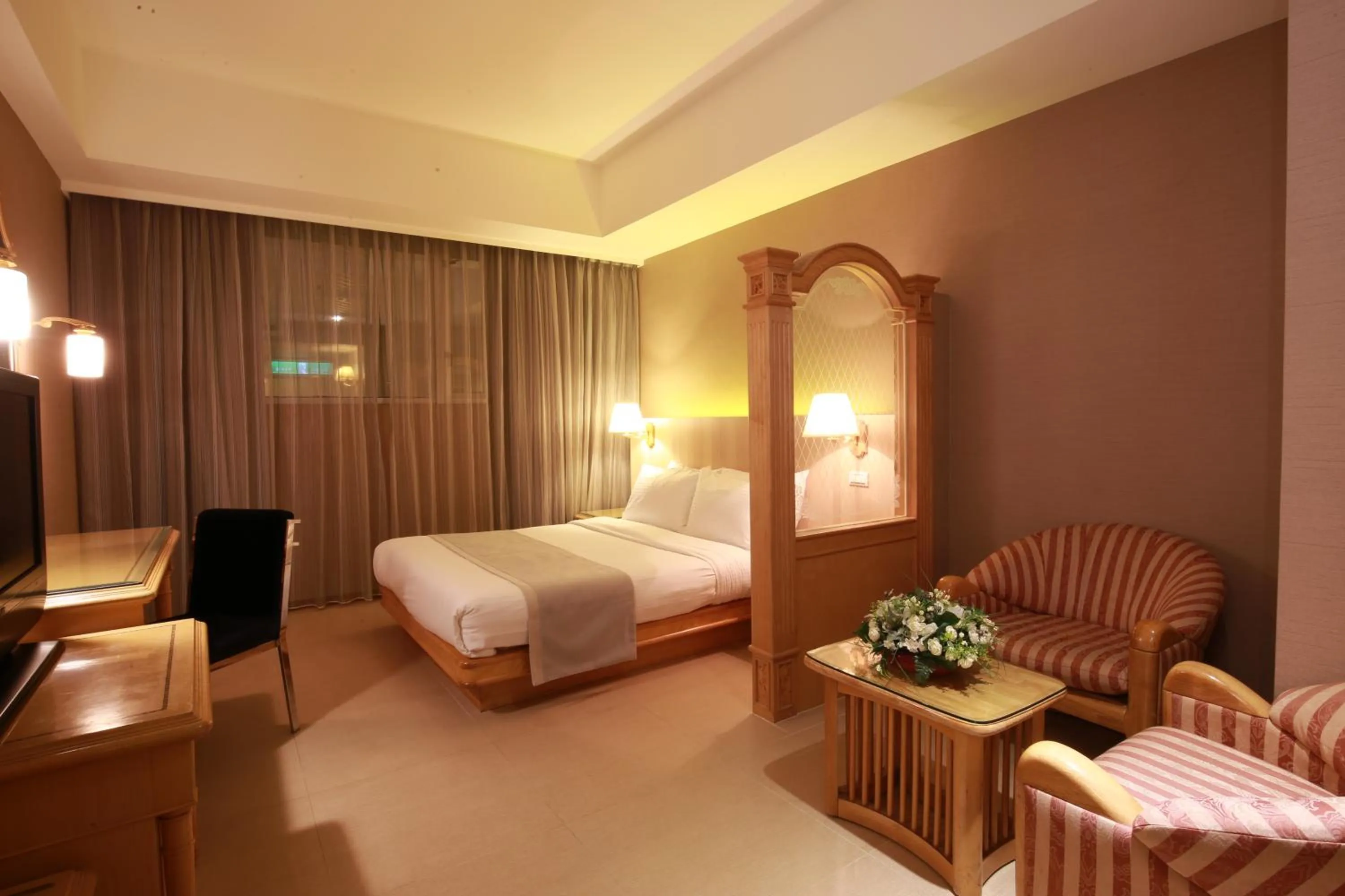 Bed in Highness Hotel