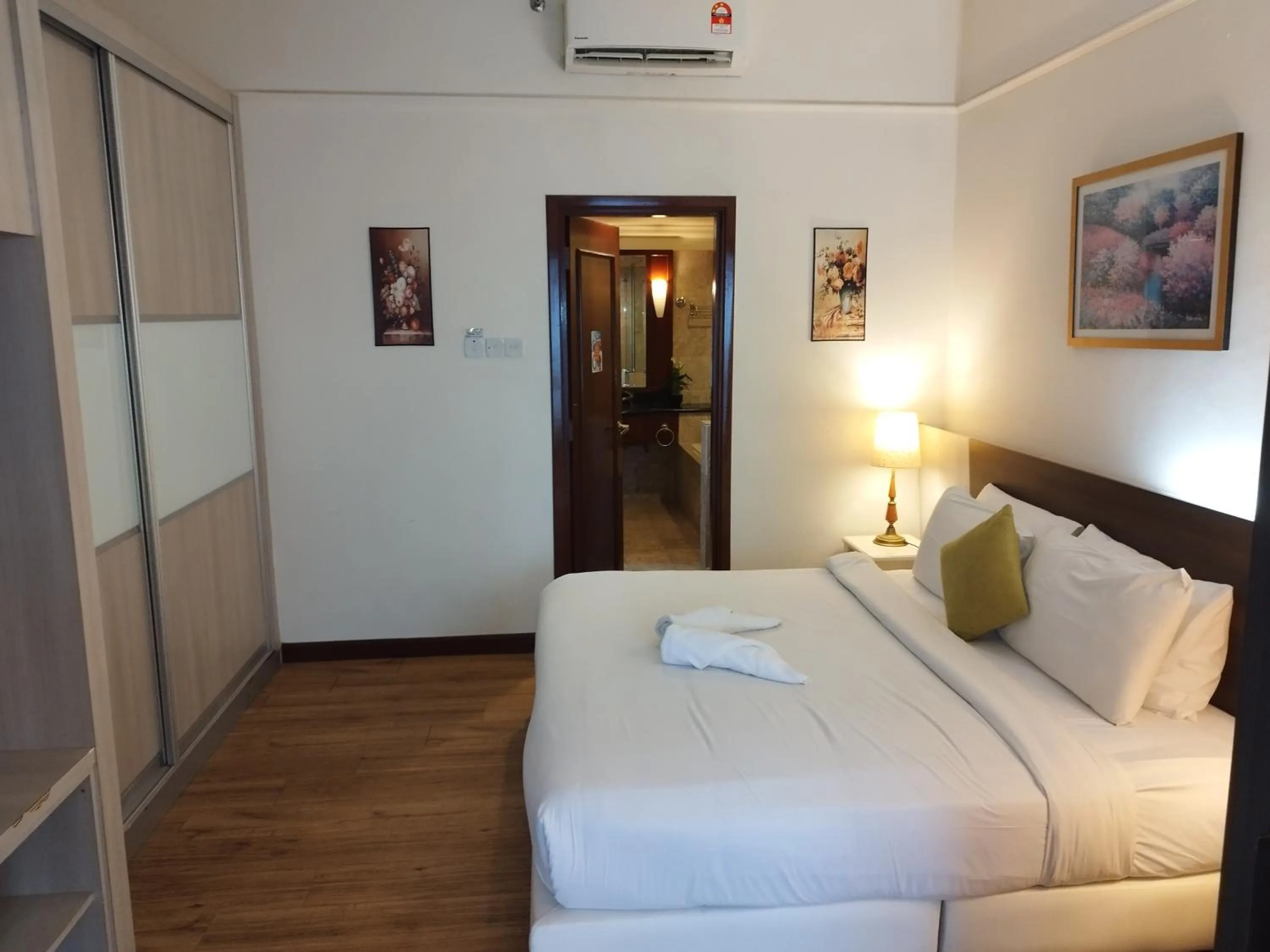 Bedroom, Bed in Eastern Suites Times Square KL