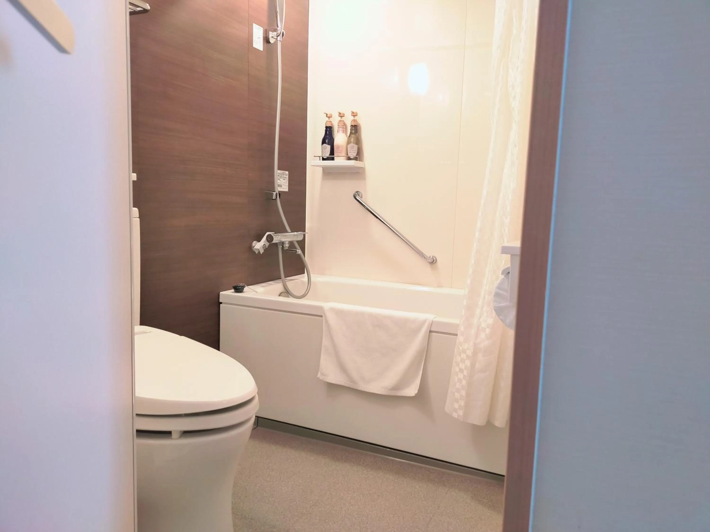 Toilet in Vessel Hotel Campana Kyoto Gojo