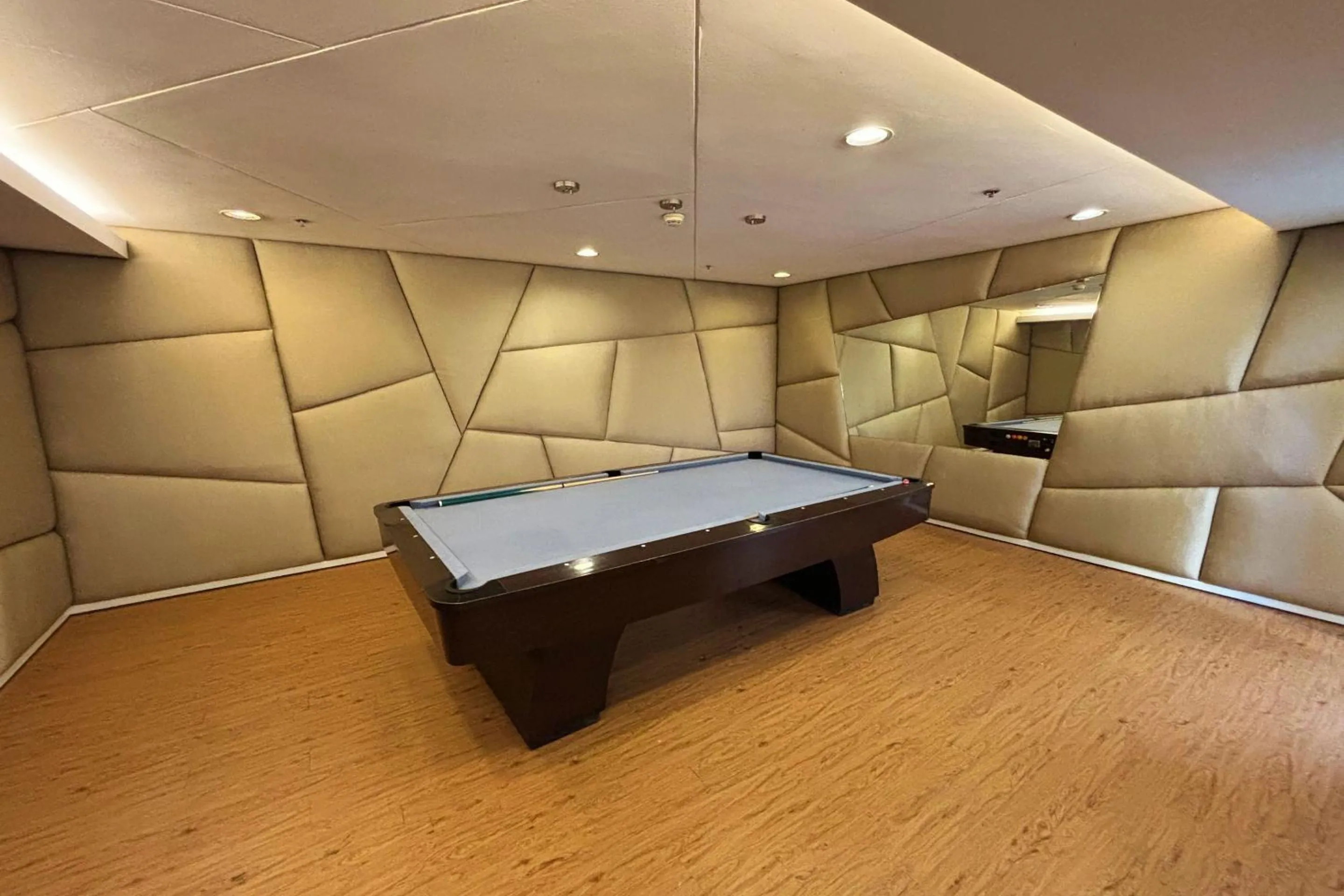 Game Room in Extremeli Suites