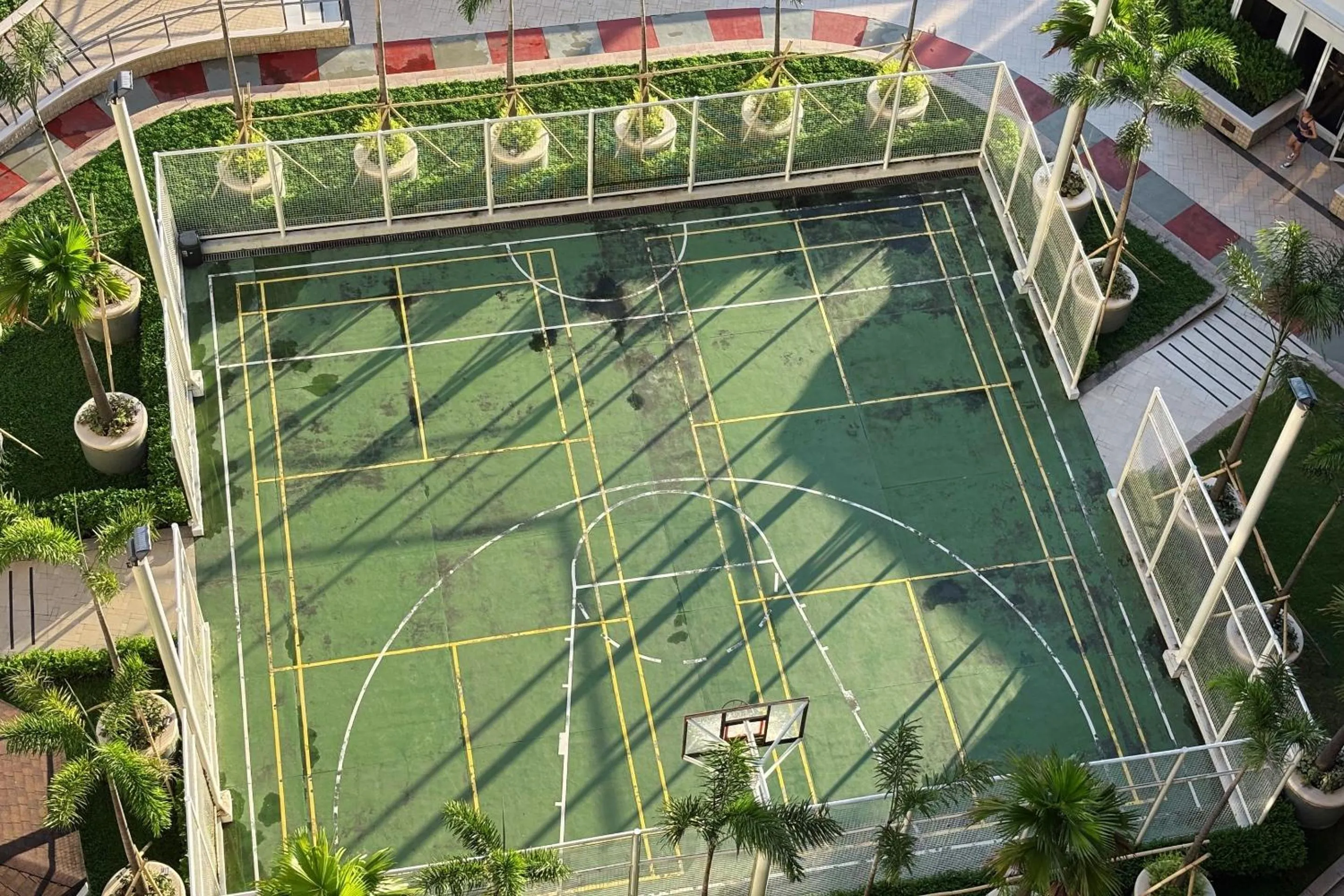 Tennis court in Extremeli Suites