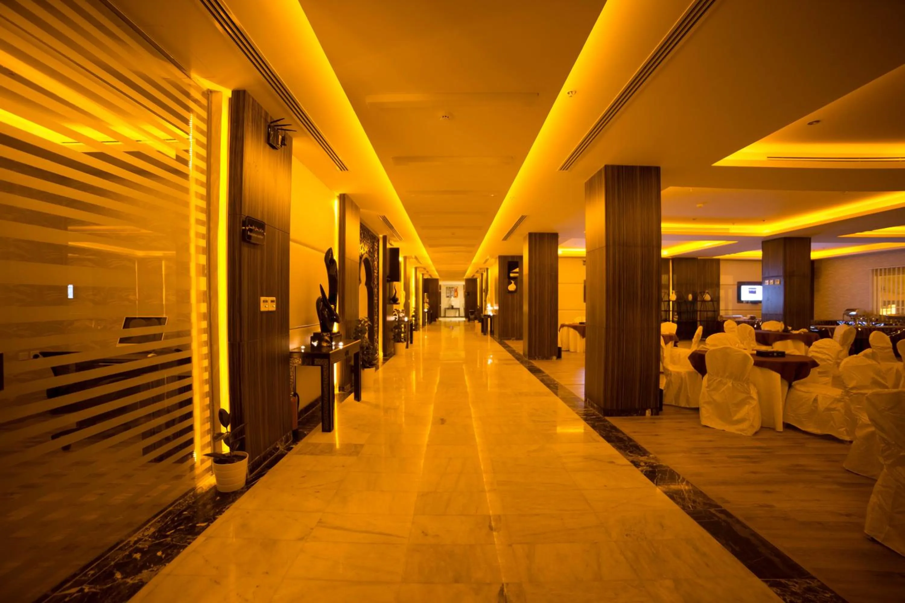 Restaurant/places to eat in Raoum Inn Hotel Apartments - Buraydah