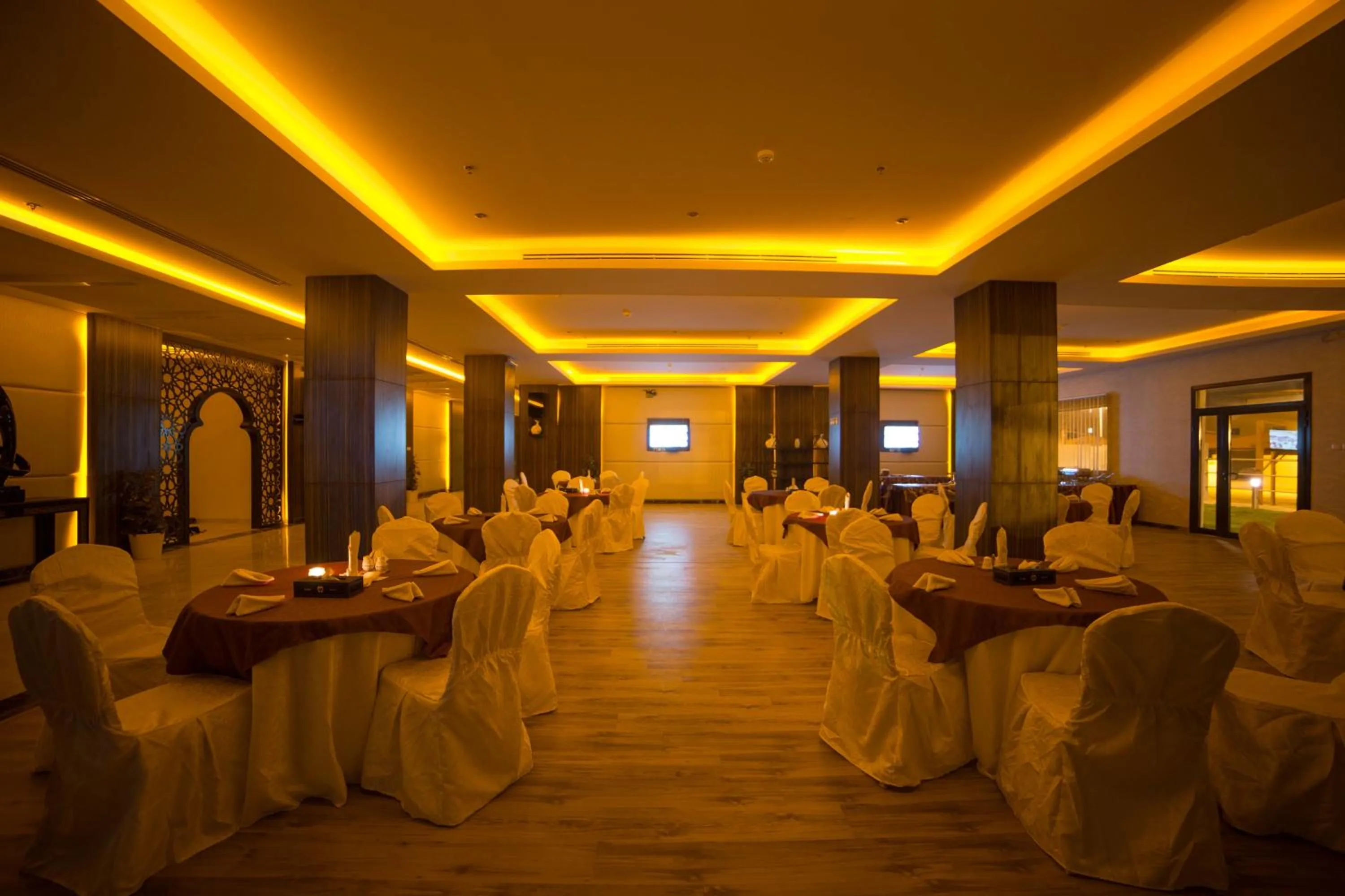 Restaurant/places to eat in Raoum Inn Hotel Apartments - Buraydah