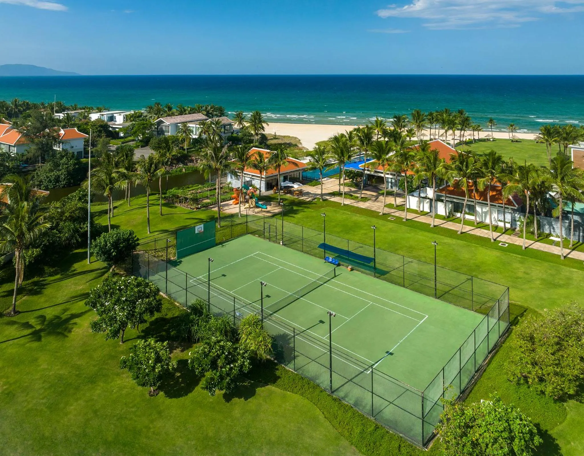 Tennis court in Maha Mangala Zen Garden & Residence