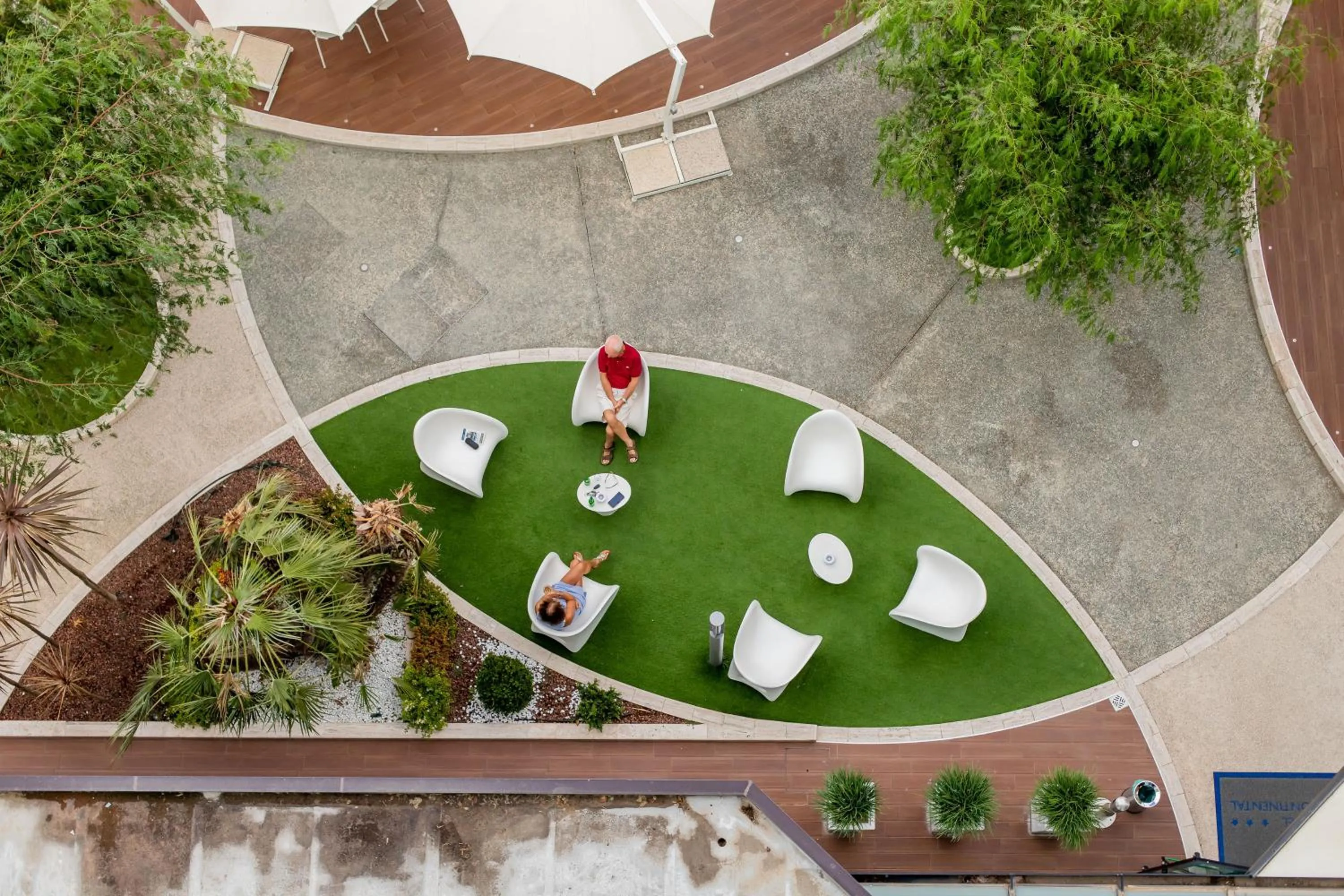 Day in Hotel Continental