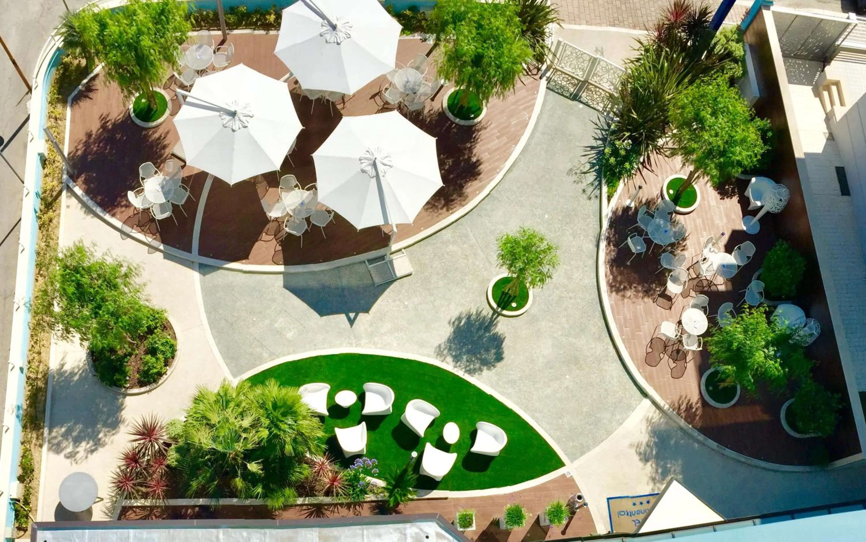 Garden in Hotel Continental