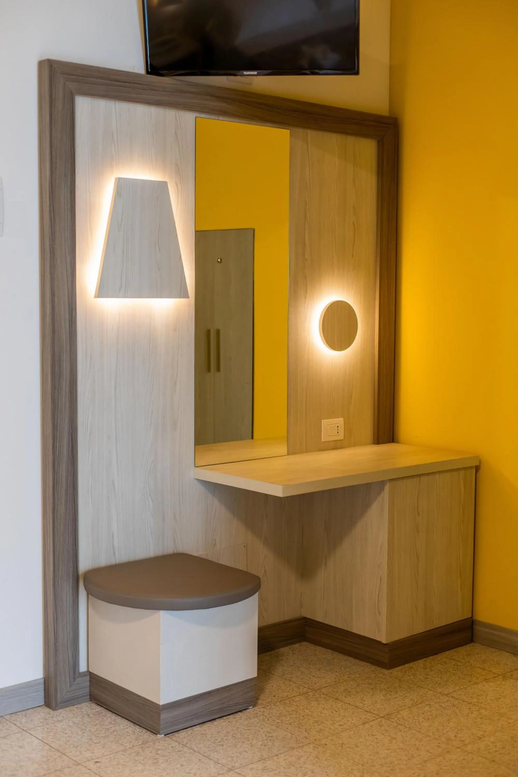 hair dresser in Hotel Continental