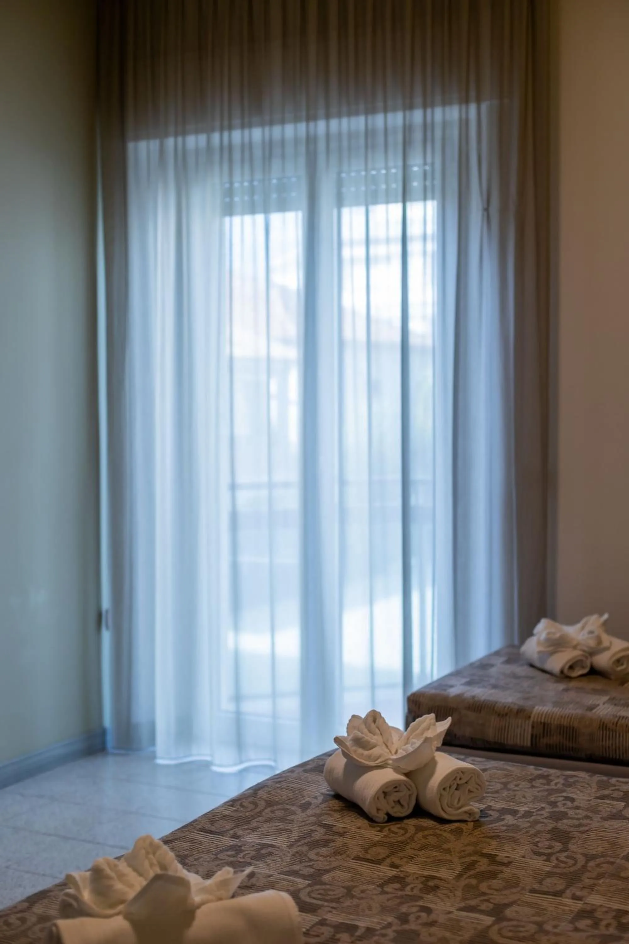 Photo of the whole room, Bed in Hotel Continental