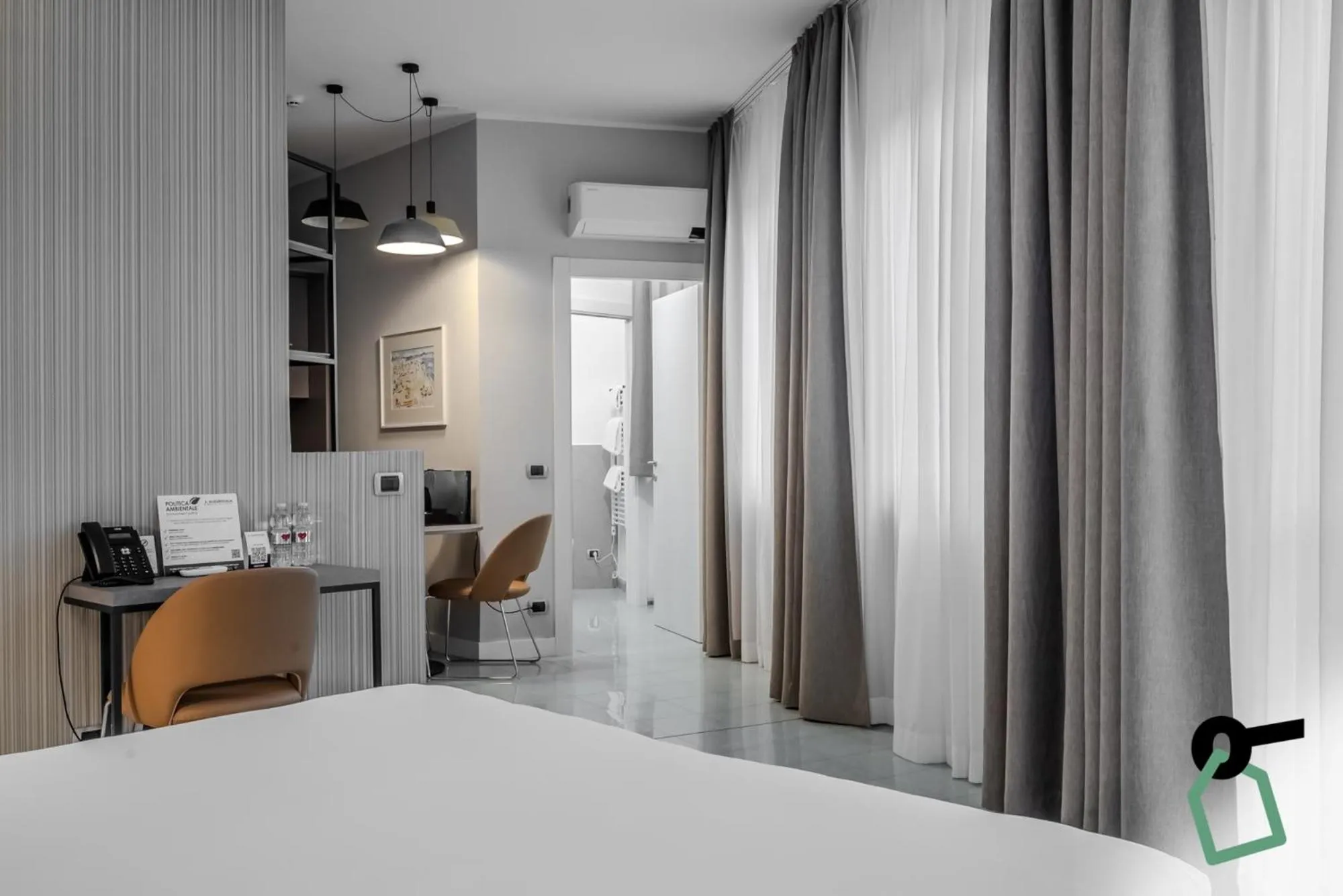 Bedroom, Bed in Hotiday Apartments La Spezia