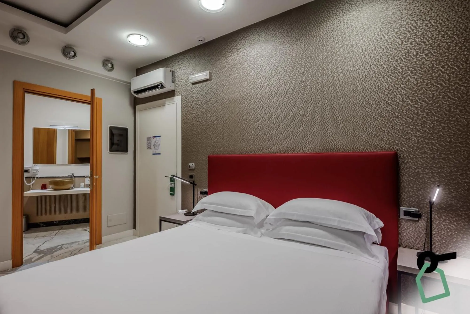 Bed in Hotiday Apartments La Spezia