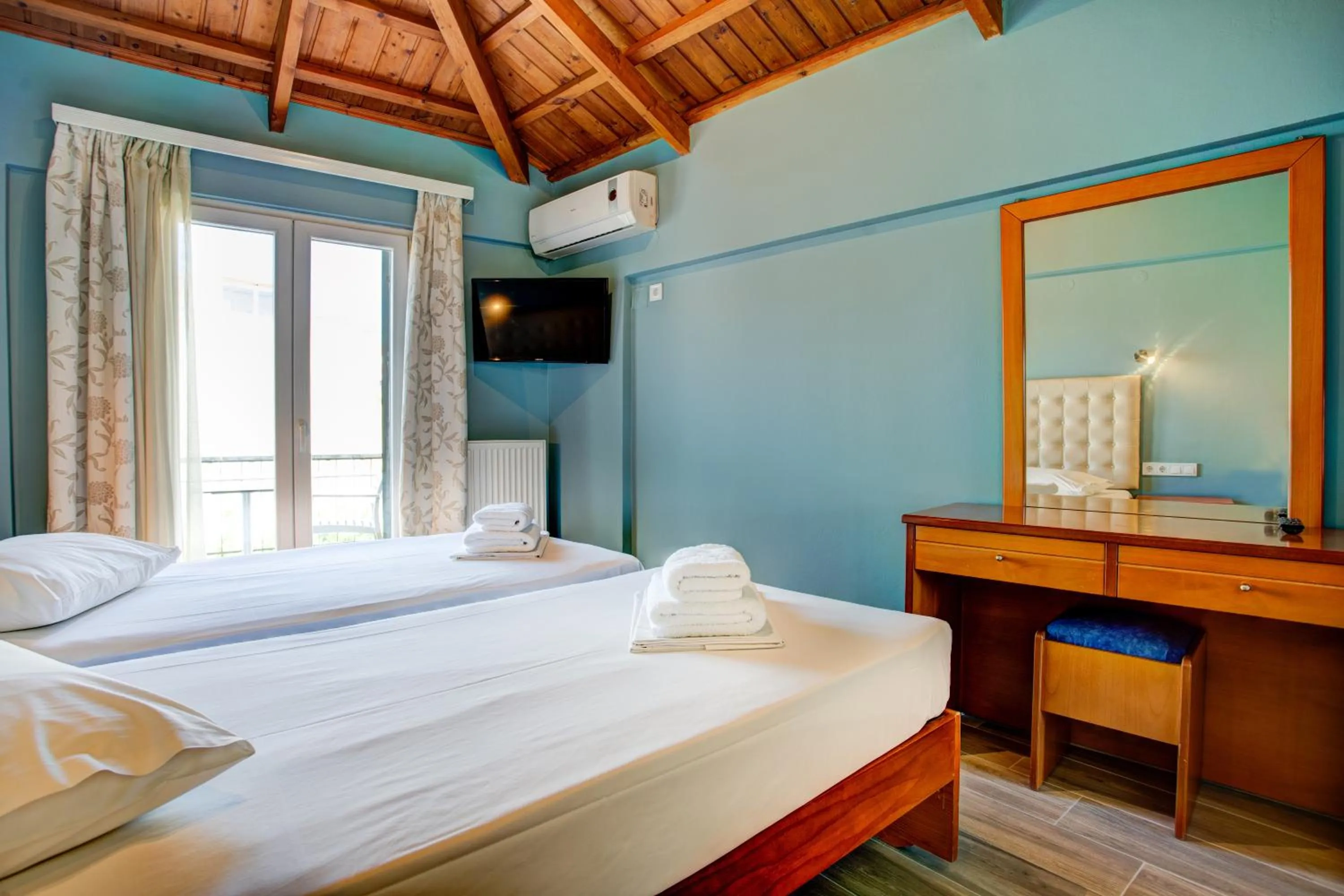 TV and multimedia, Bed in Heliotrope The Studios