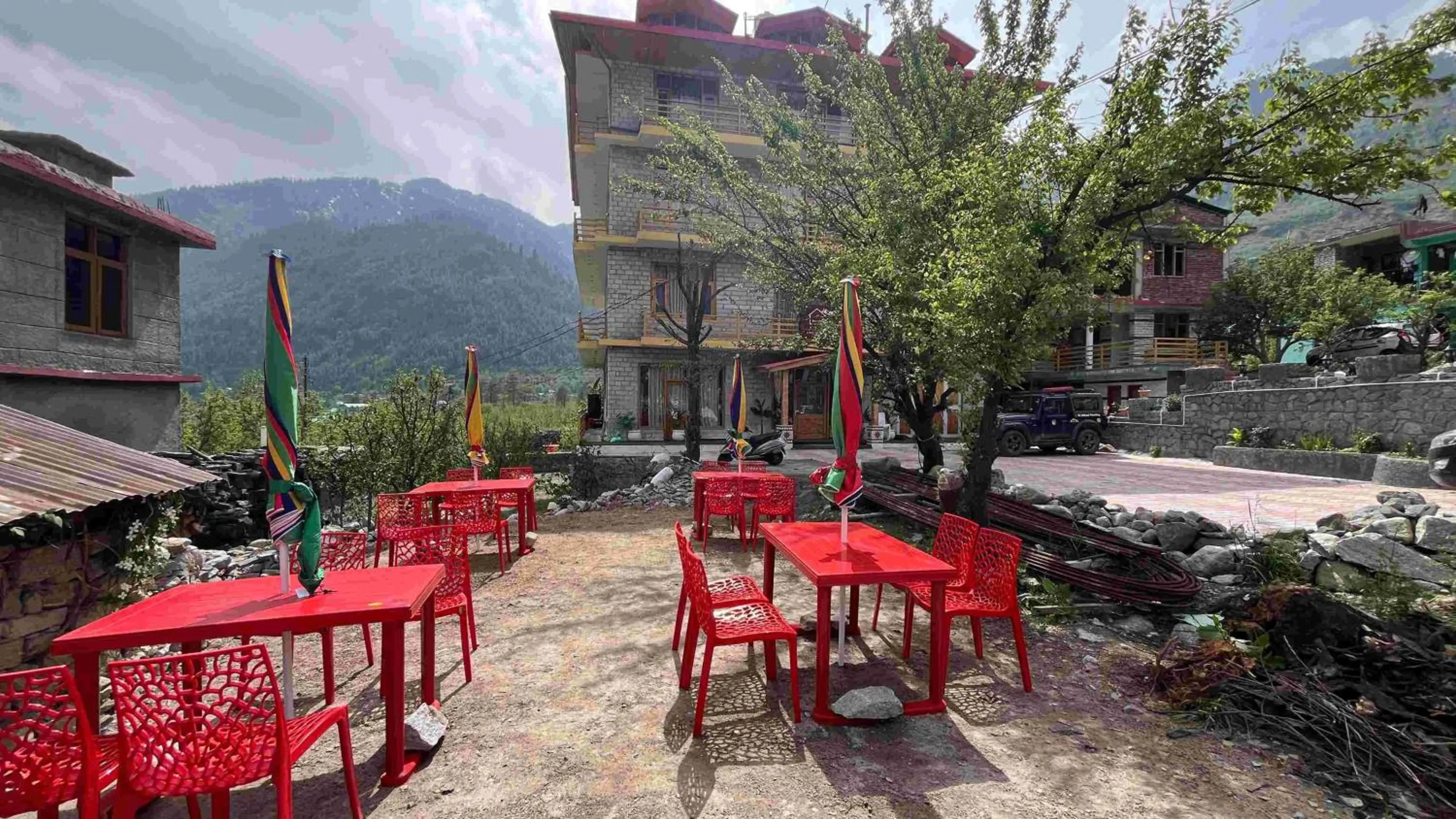 Restaurant/places to eat in WANDER THRIVES INN By Ads Manali