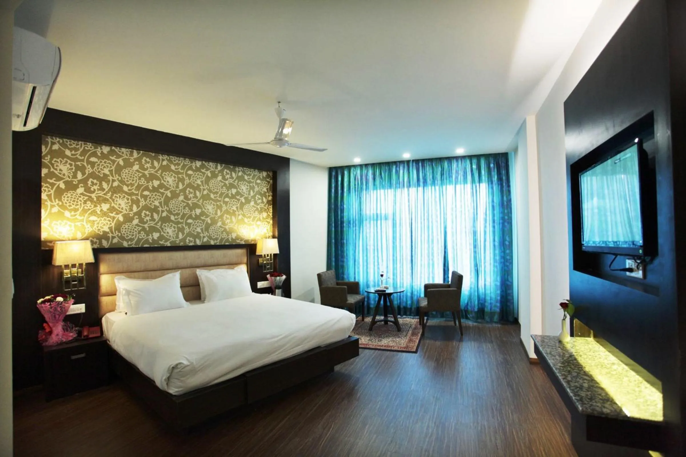 Decorative detail, Bed in Lemon Tree Hotel, Katra