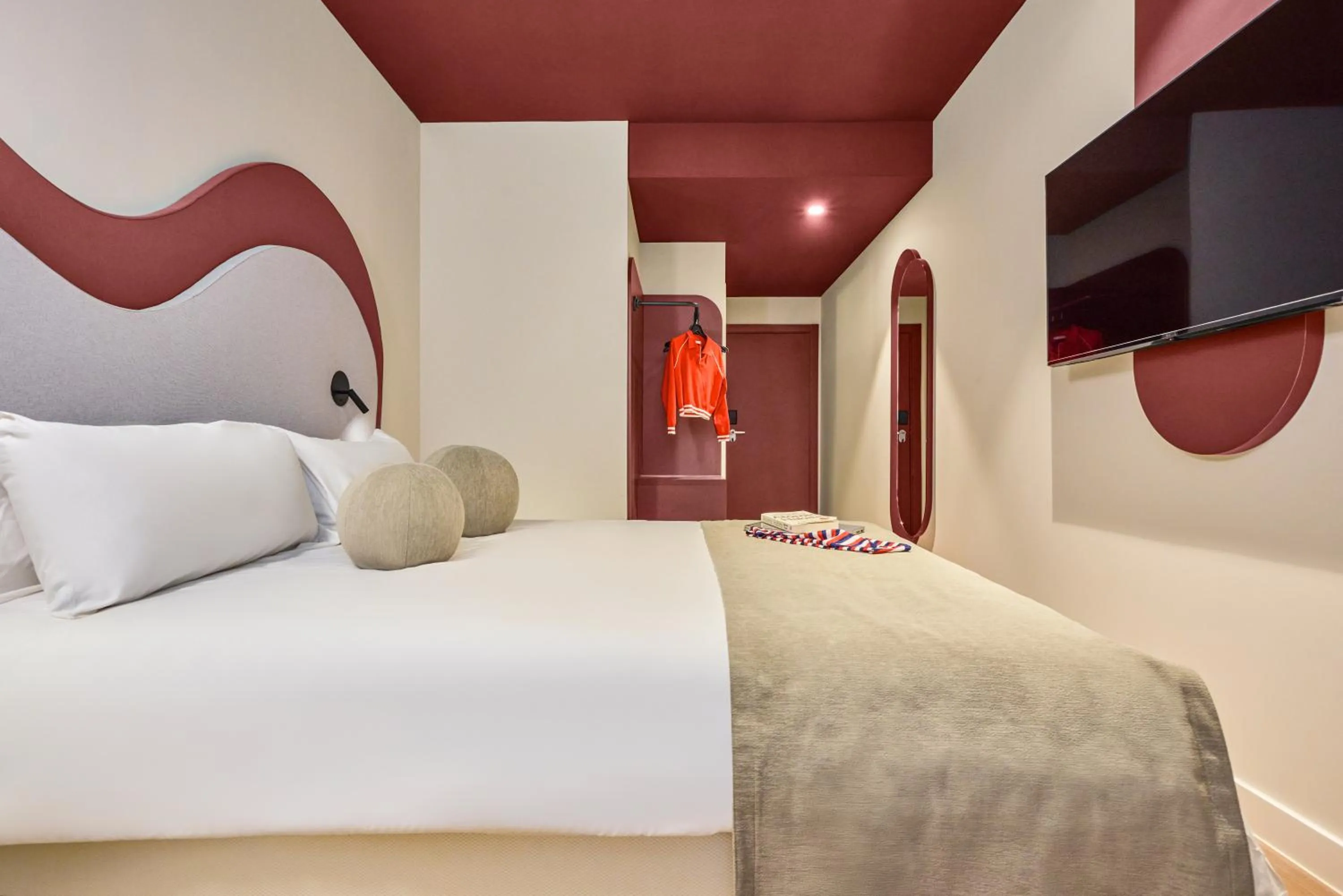 Bedroom, Bed in Ibis Styles Madrid Airport Valdebebas
