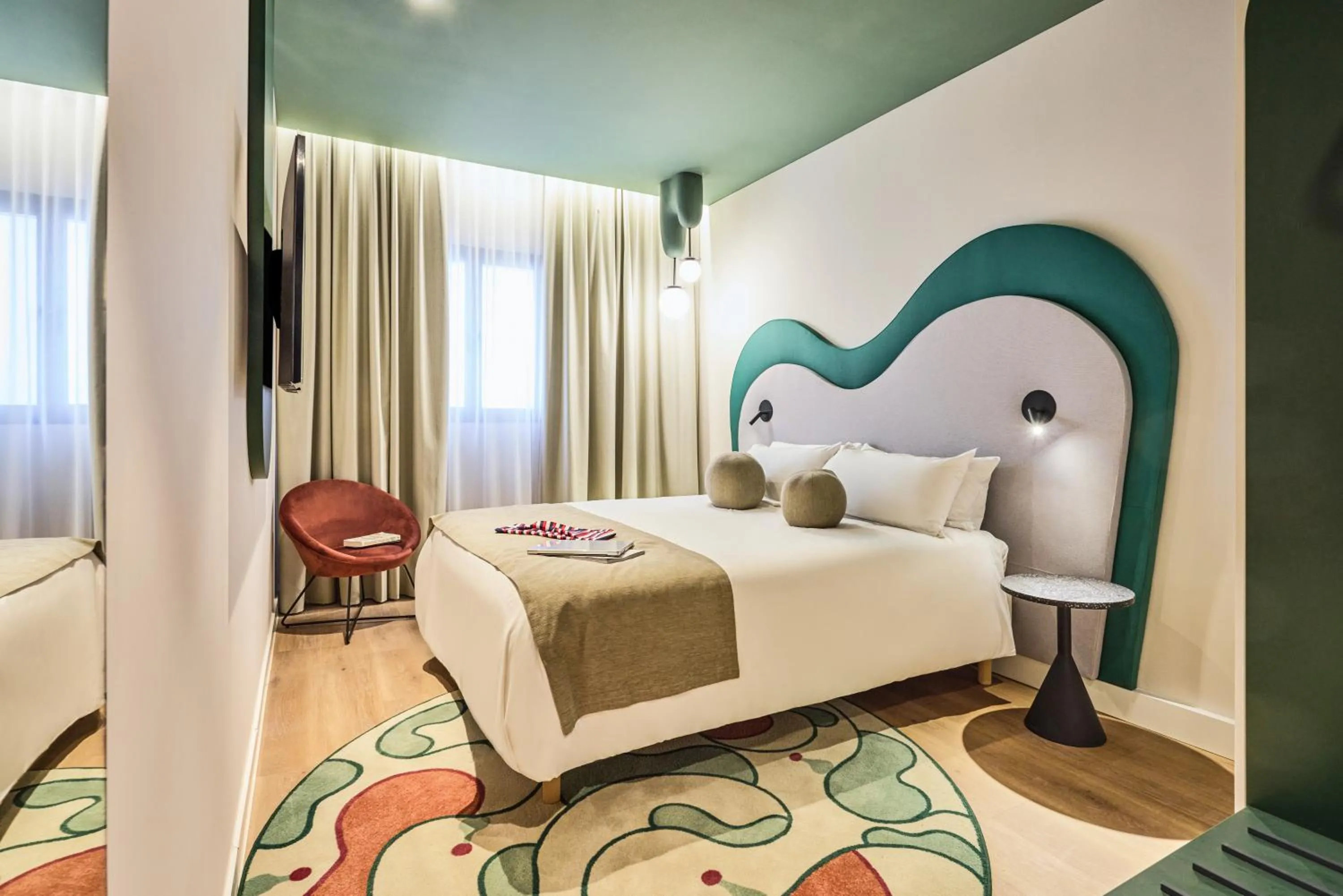 Bedroom, Bed in Ibis Styles Madrid Airport Valdebebas