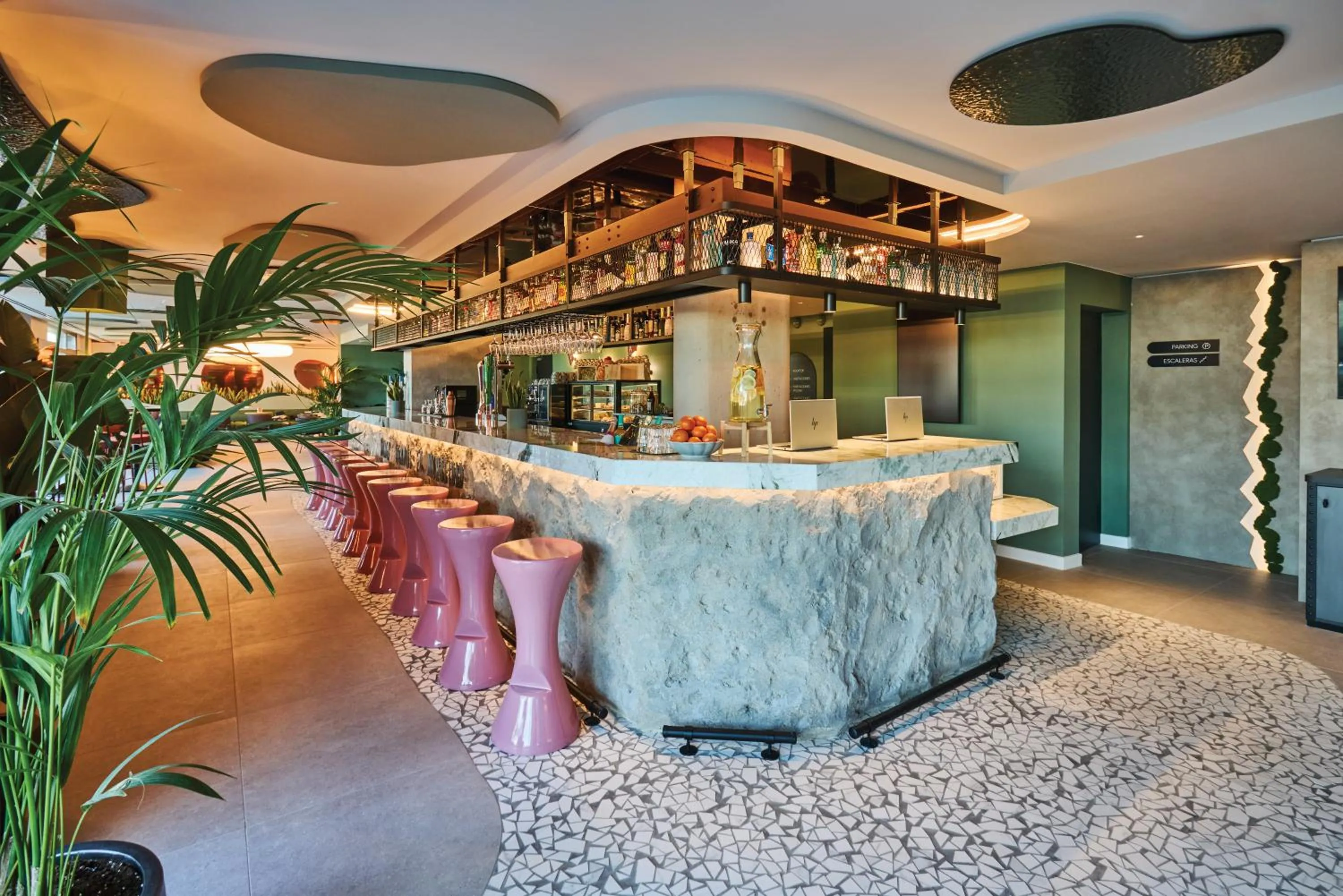 Lounge or bar in Ibis Styles Madrid Airport Valdebebas