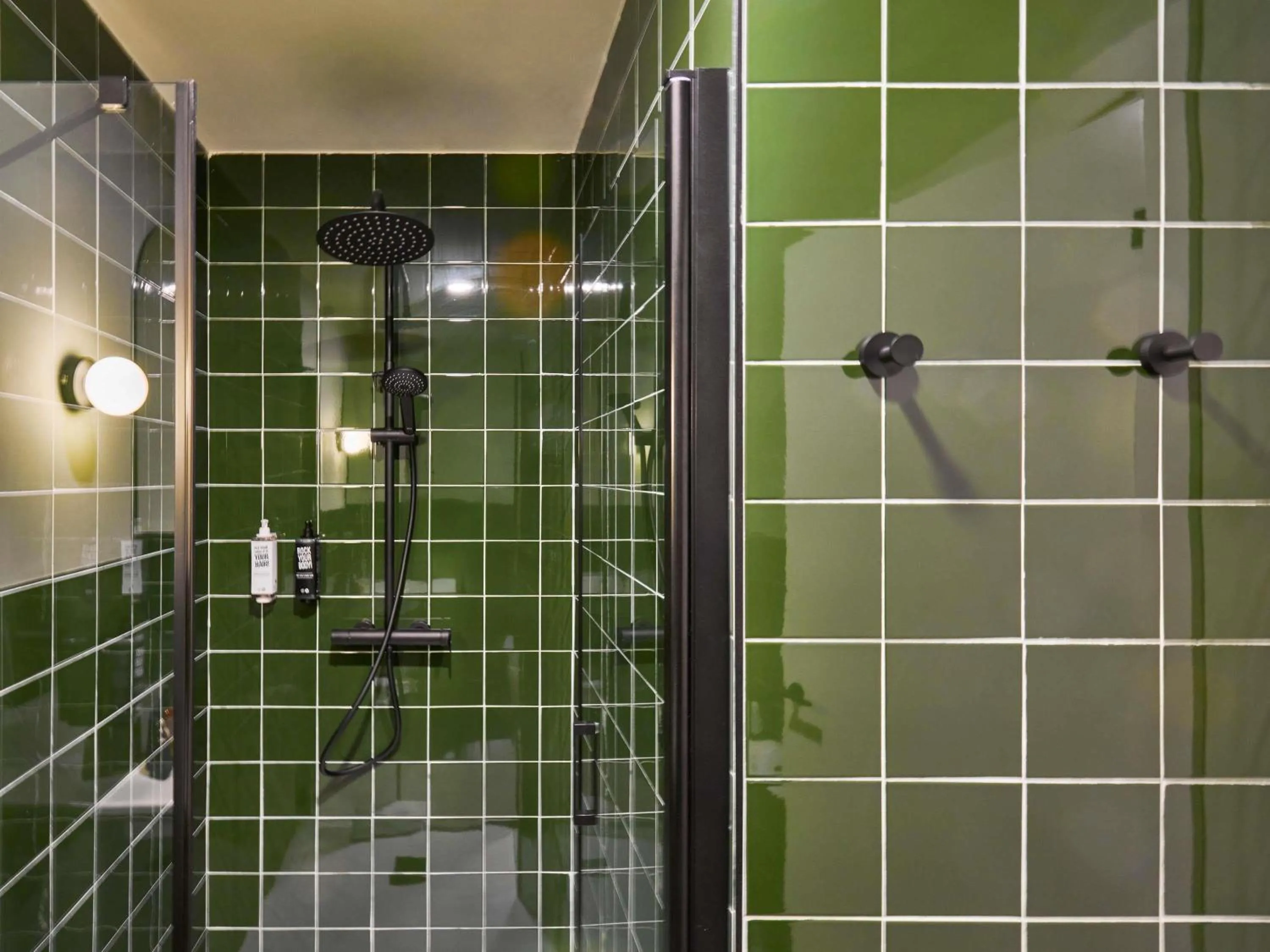 Bedroom in Ibis Styles Madrid Airport Valdebebas