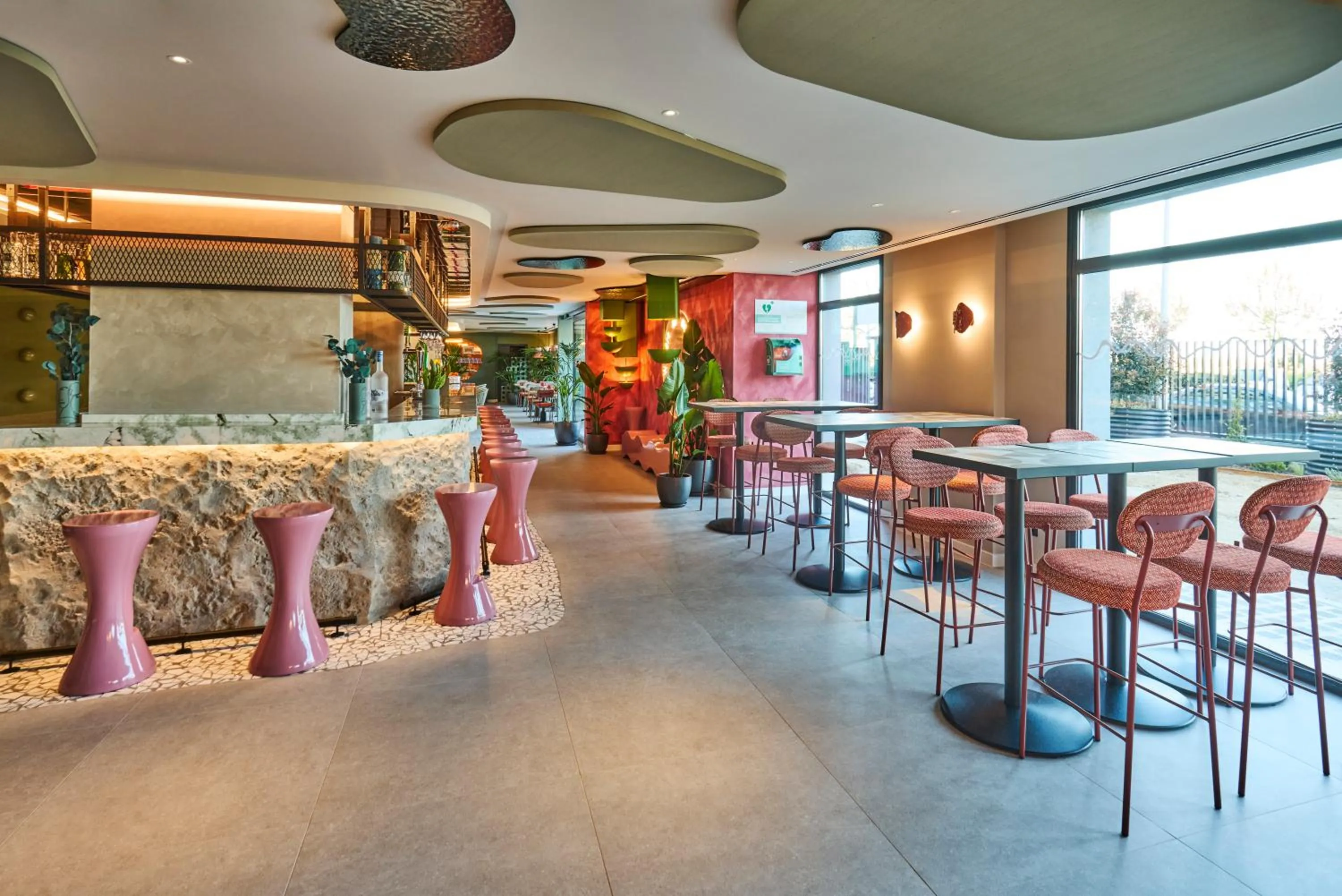 Lounge or bar in Ibis Styles Madrid Airport Valdebebas