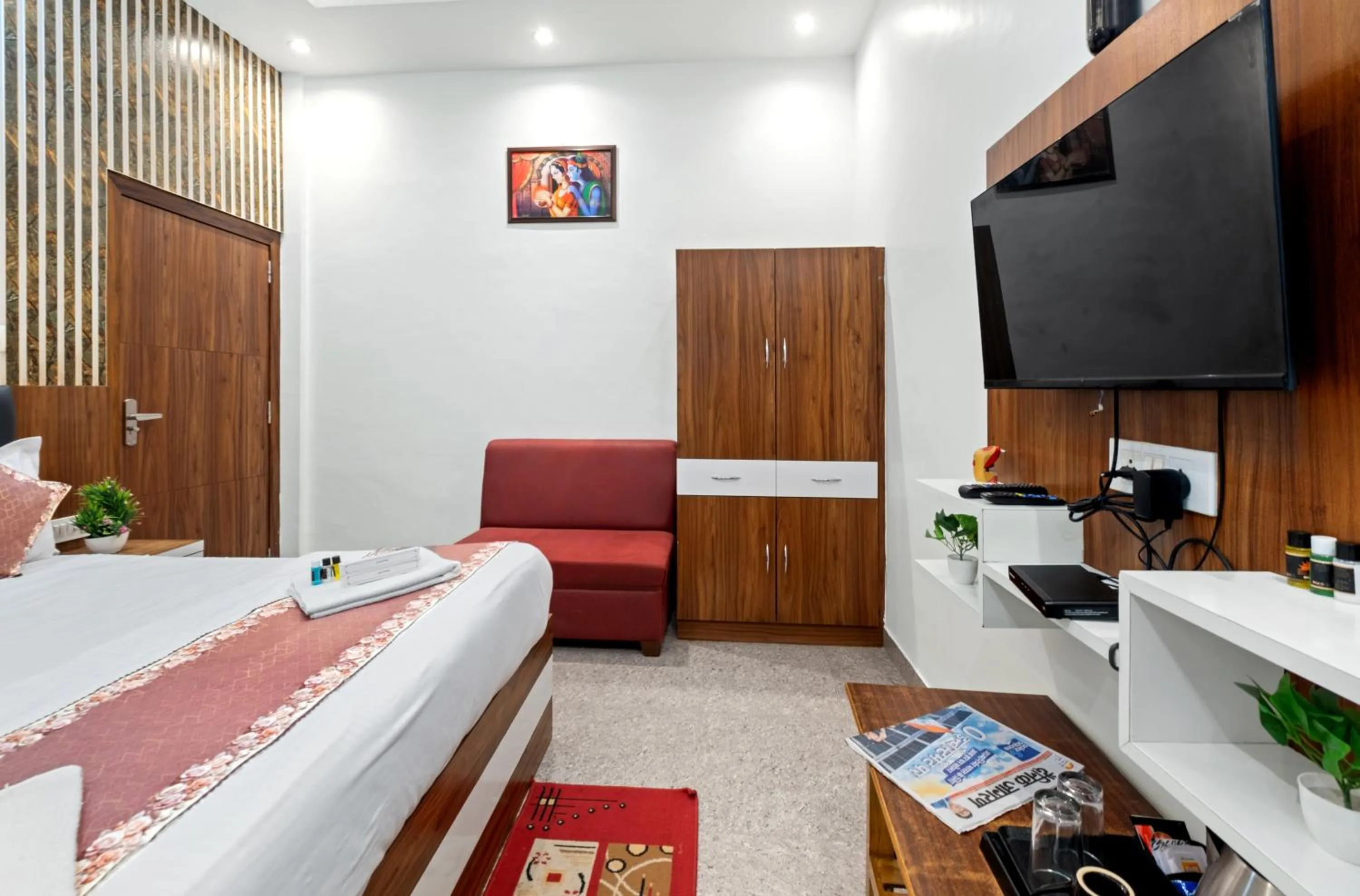 Bed in Hotel Ramay Palace