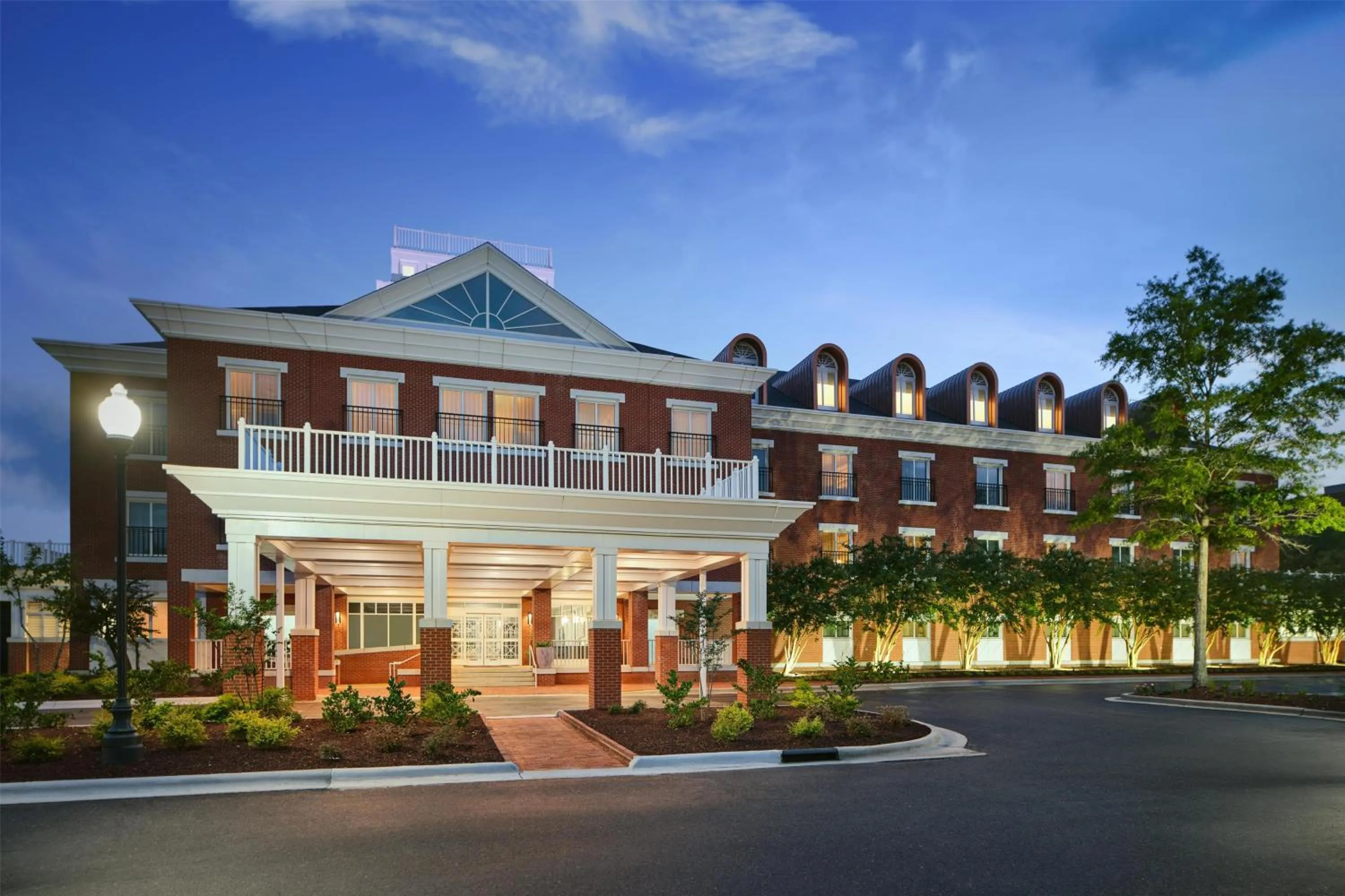 Property building in Tryon Riverfront Inn New Bern, Tapestry Collection By Hilton