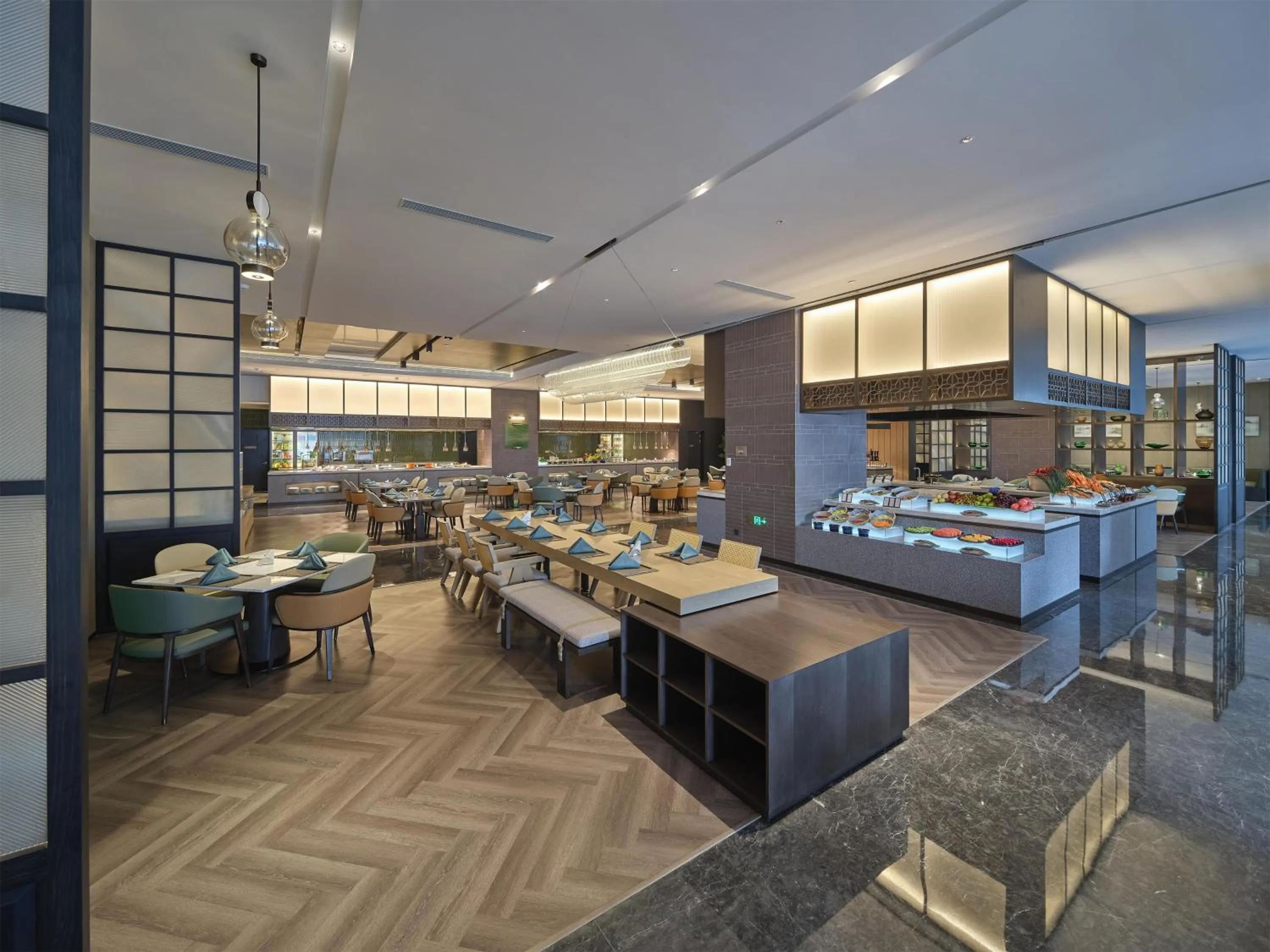 Restaurant/places to eat in Hilton Jiashan