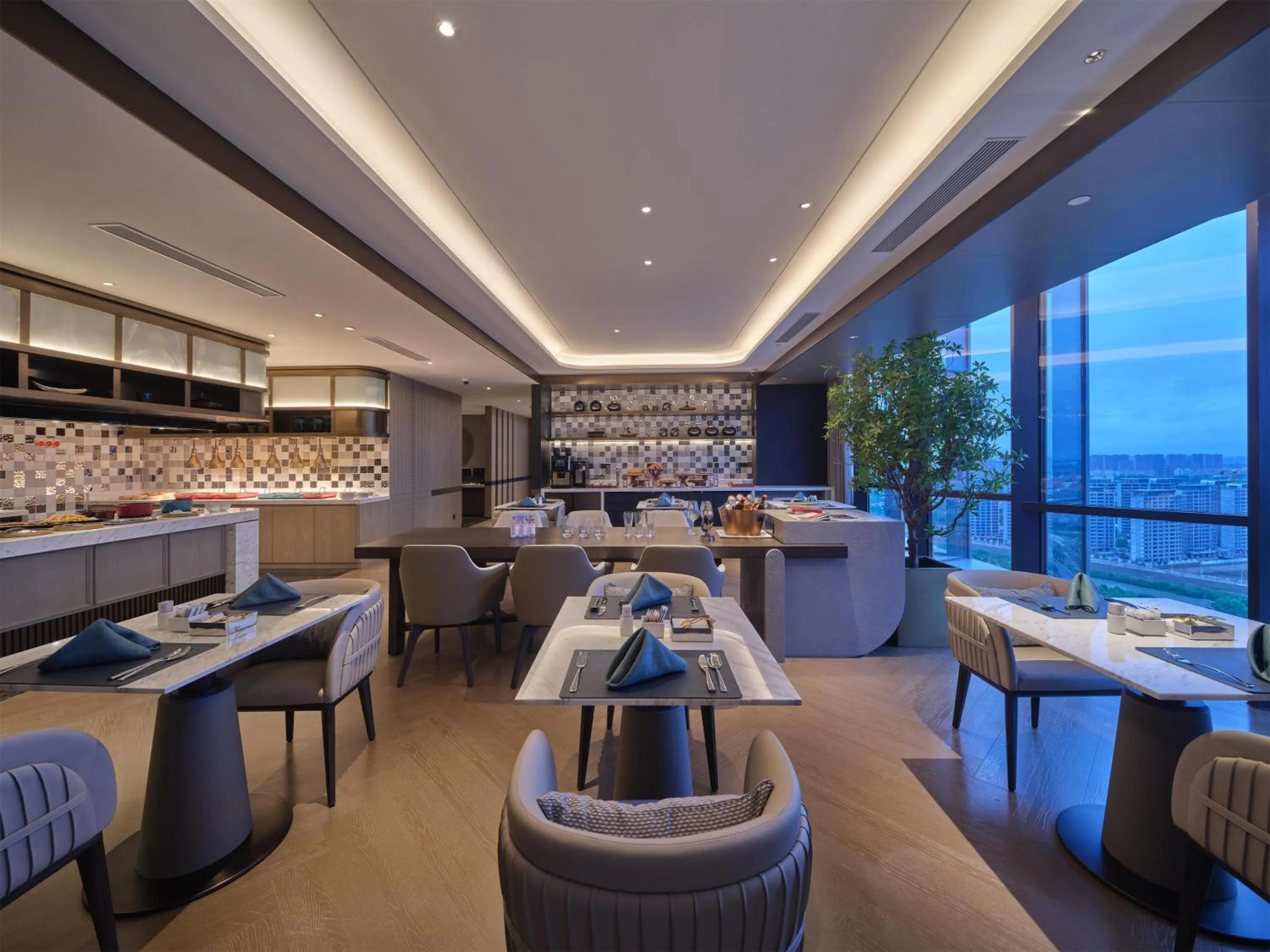 Restaurant/places to eat in Hilton Jiashan