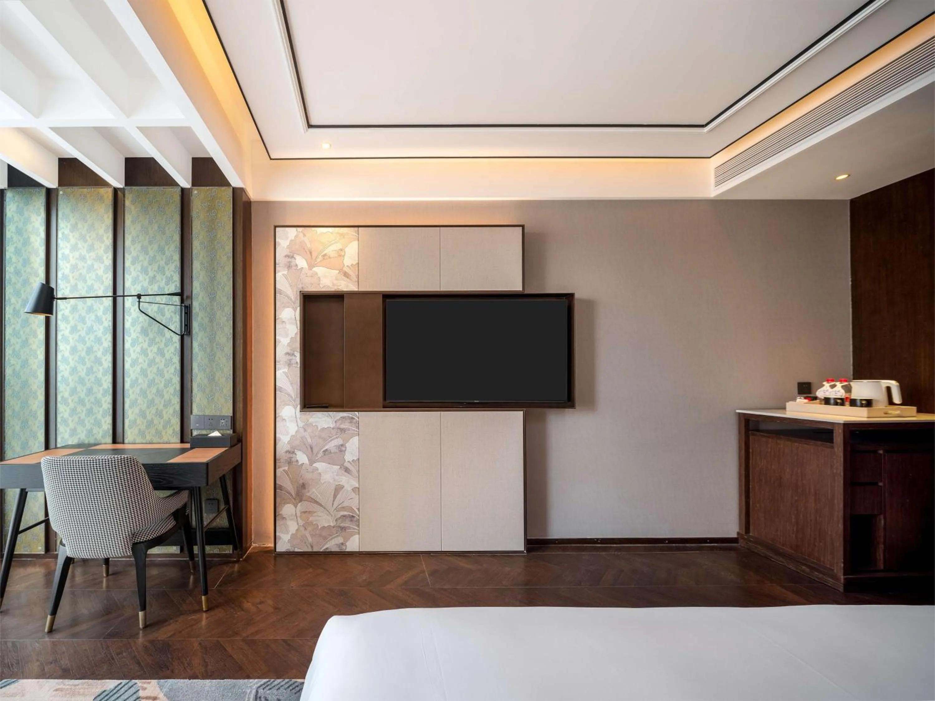 Bedroom, Bed in Hilton Garden Inn Beijing Guomao