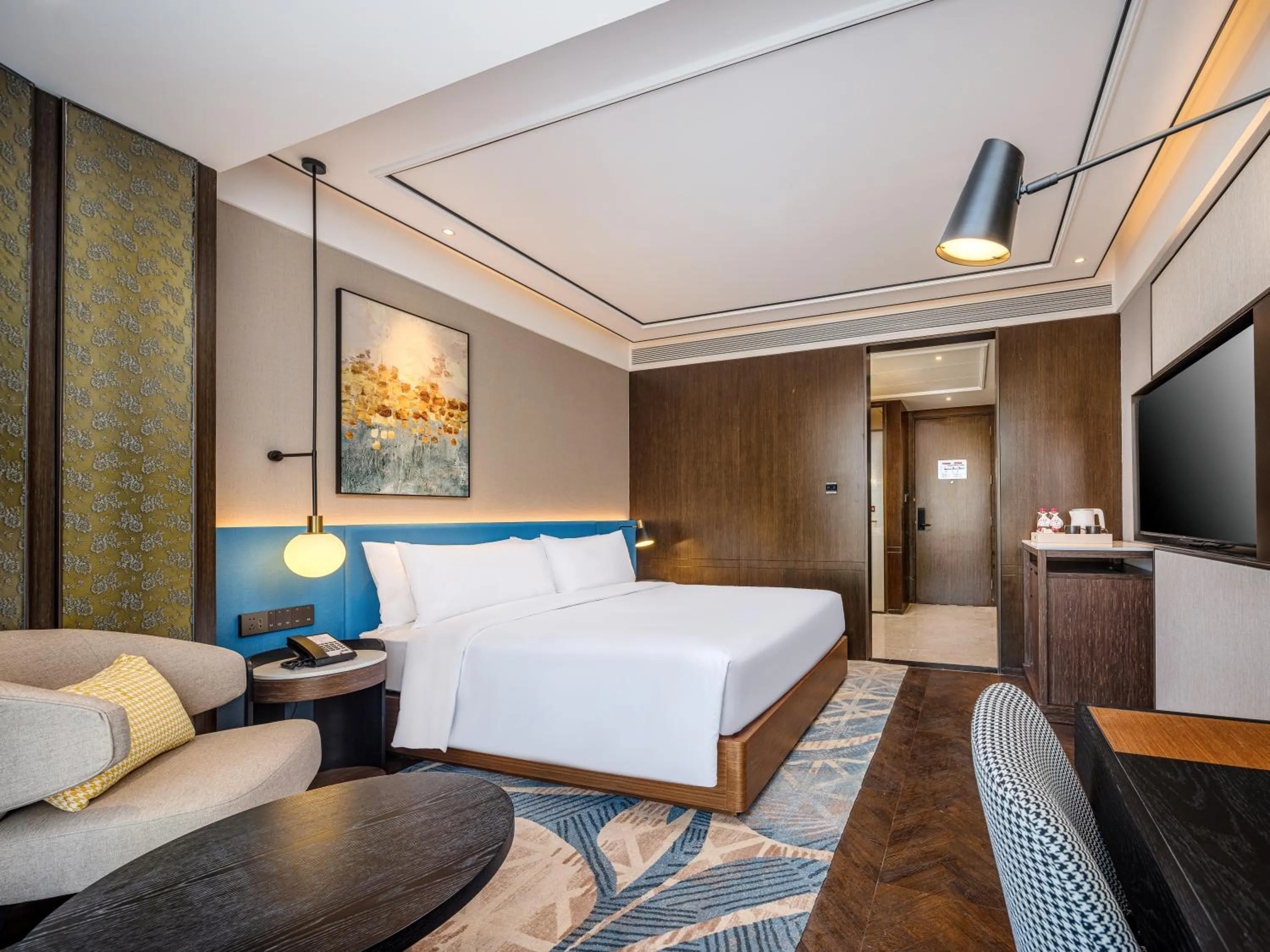 Photo of the whole room, Bed in Hilton Garden Inn Beijing Guomao