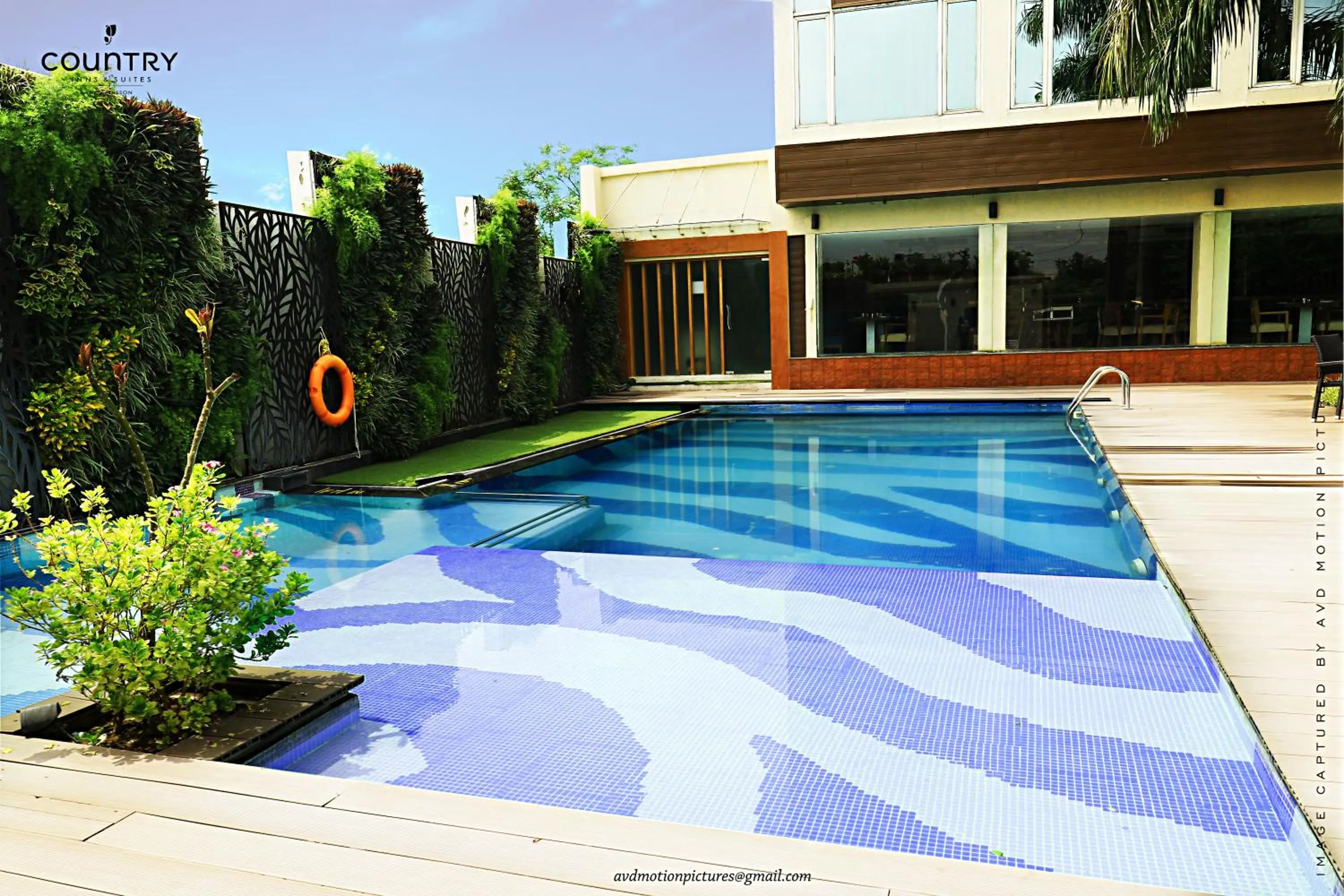Swimming pool in Country Inn & Suites By Radisson Jammu