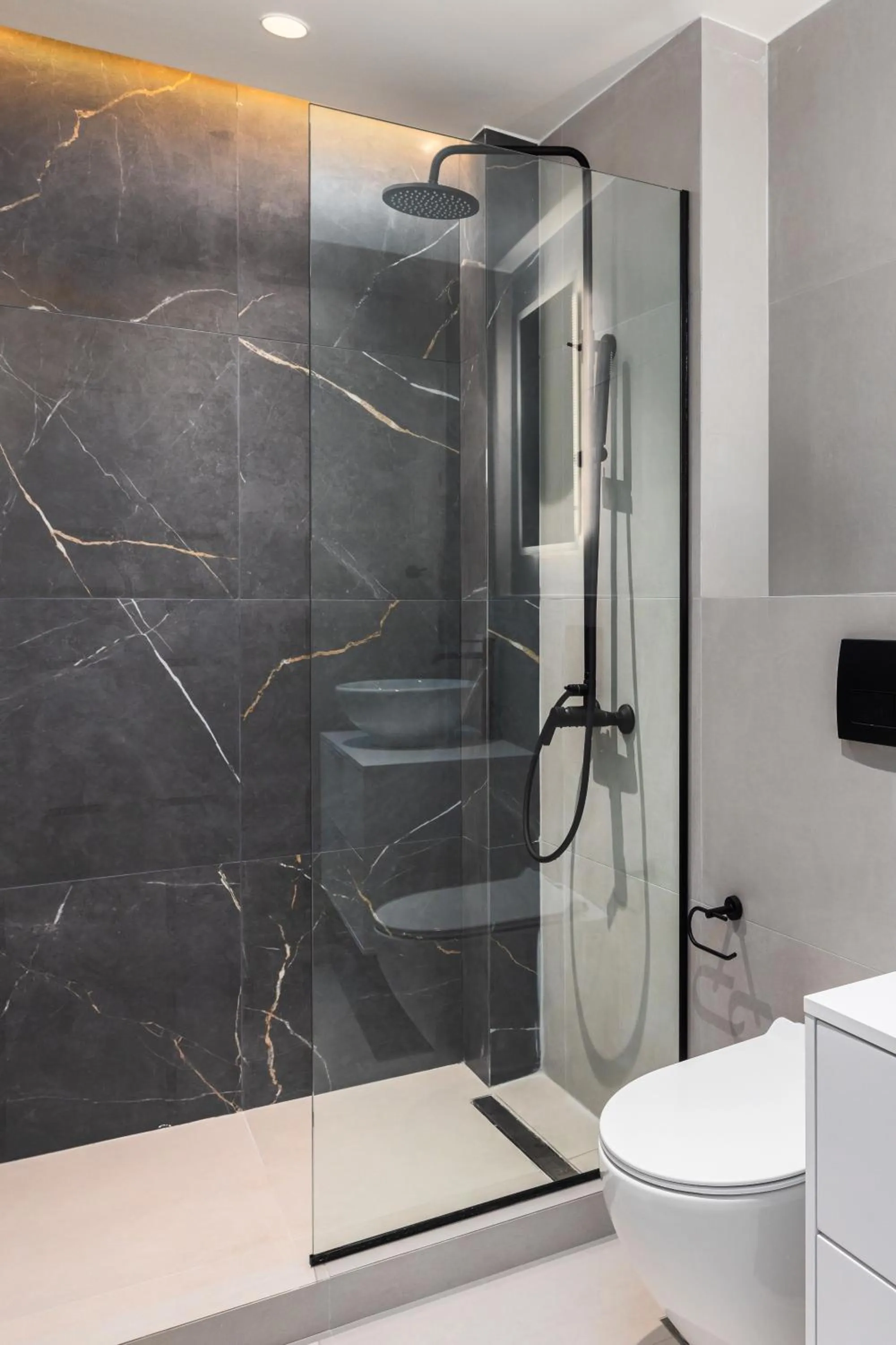 Shower in Soho Harbor by halu!