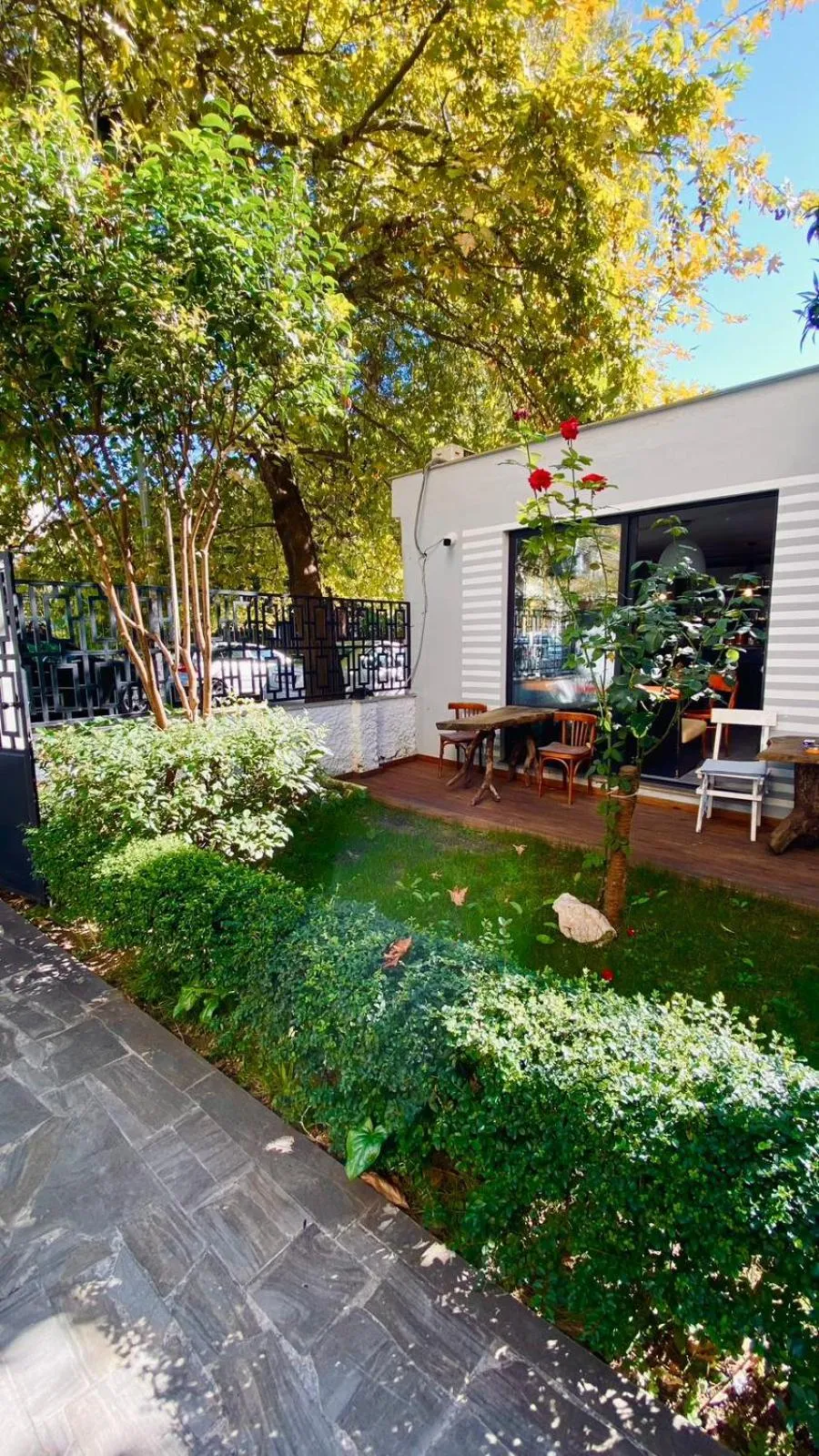 Garden view in Hotel Antigone