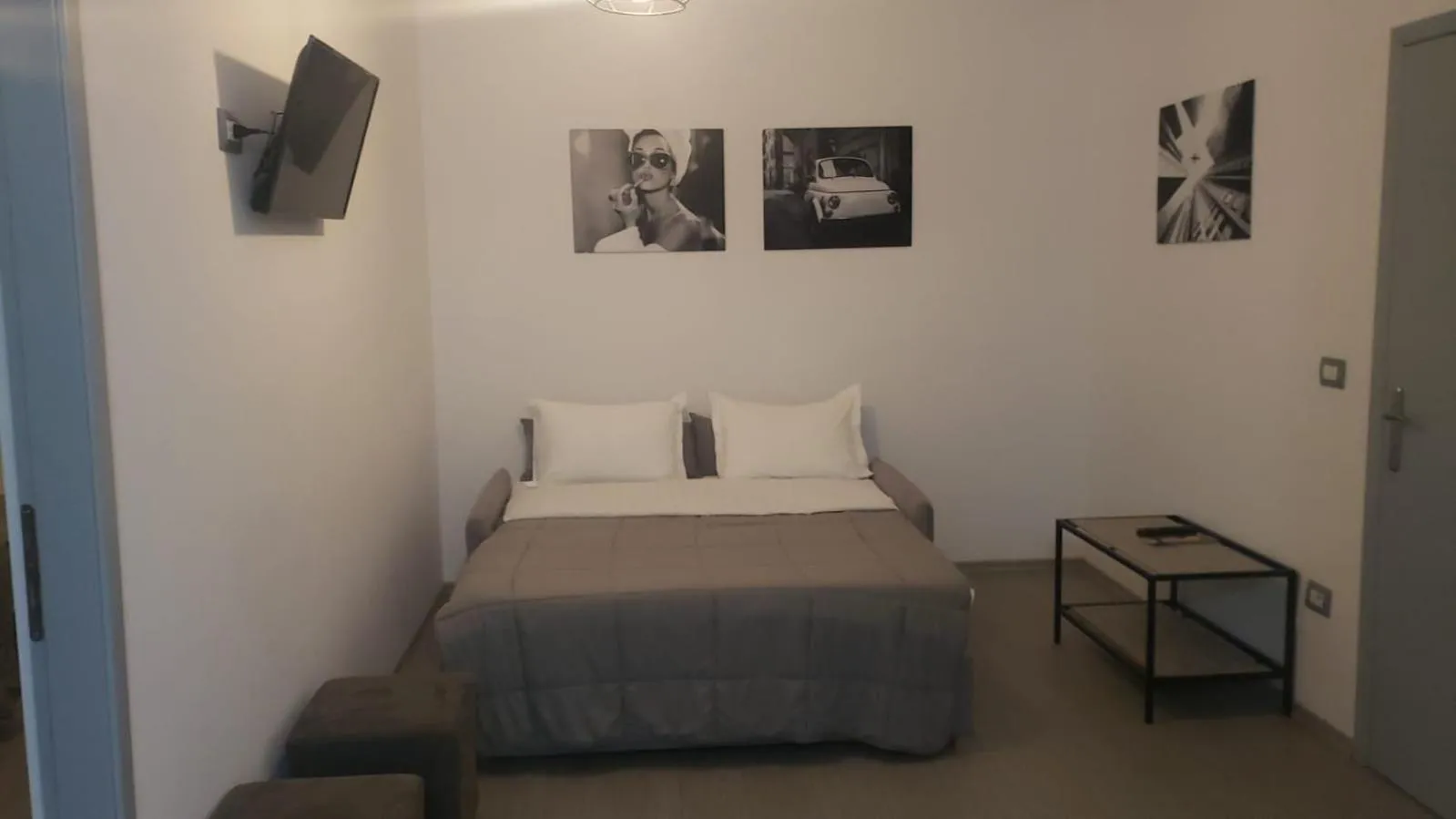 TV and multimedia, Bed in Hotel Antigone