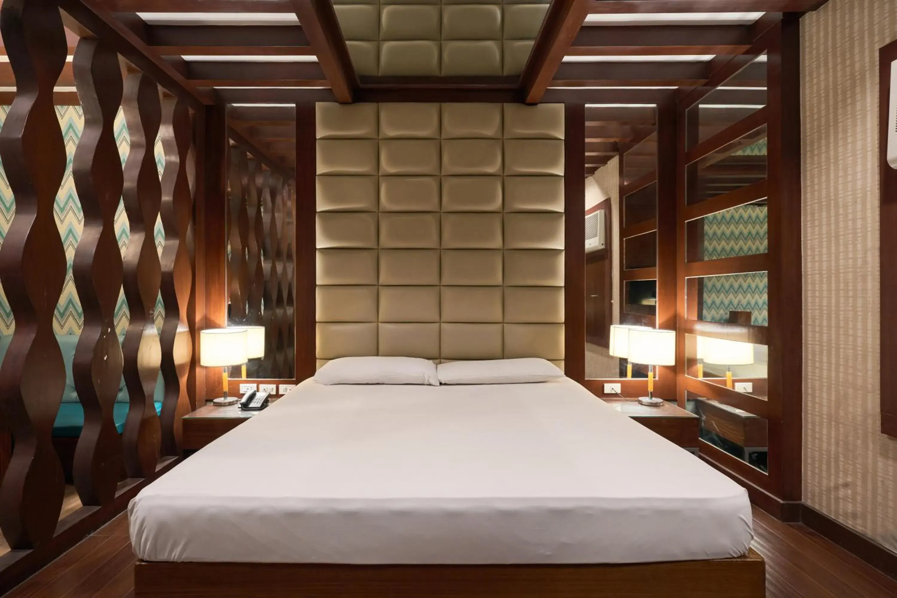 Deluxe Double or Twin Room in Victoria Court Malabon Deluxe Double or Twin Room in Victoria Court Malabon